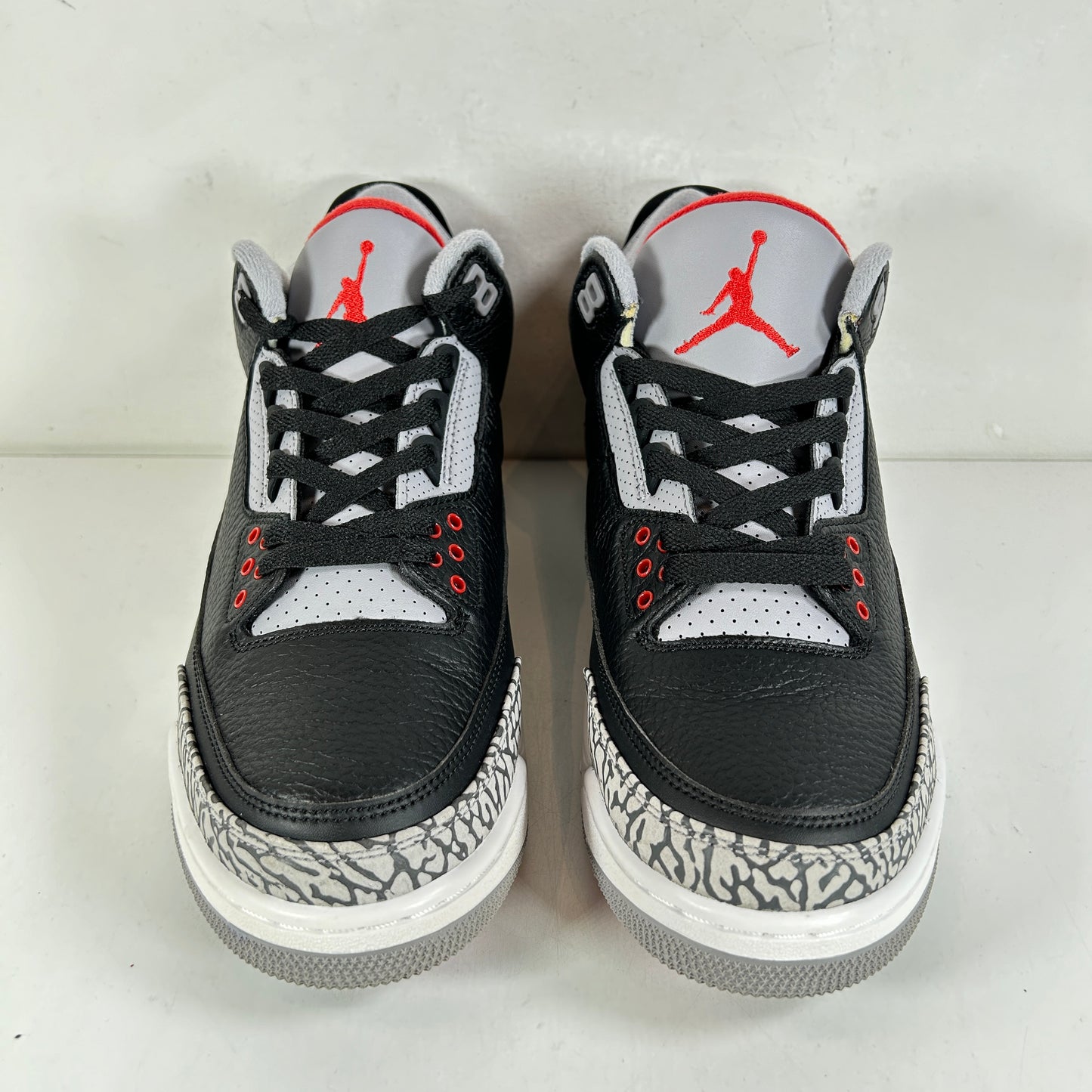 854262 001 Jordan 3 Black Cement 2018 [USED] - 9.5 M (VNDS)