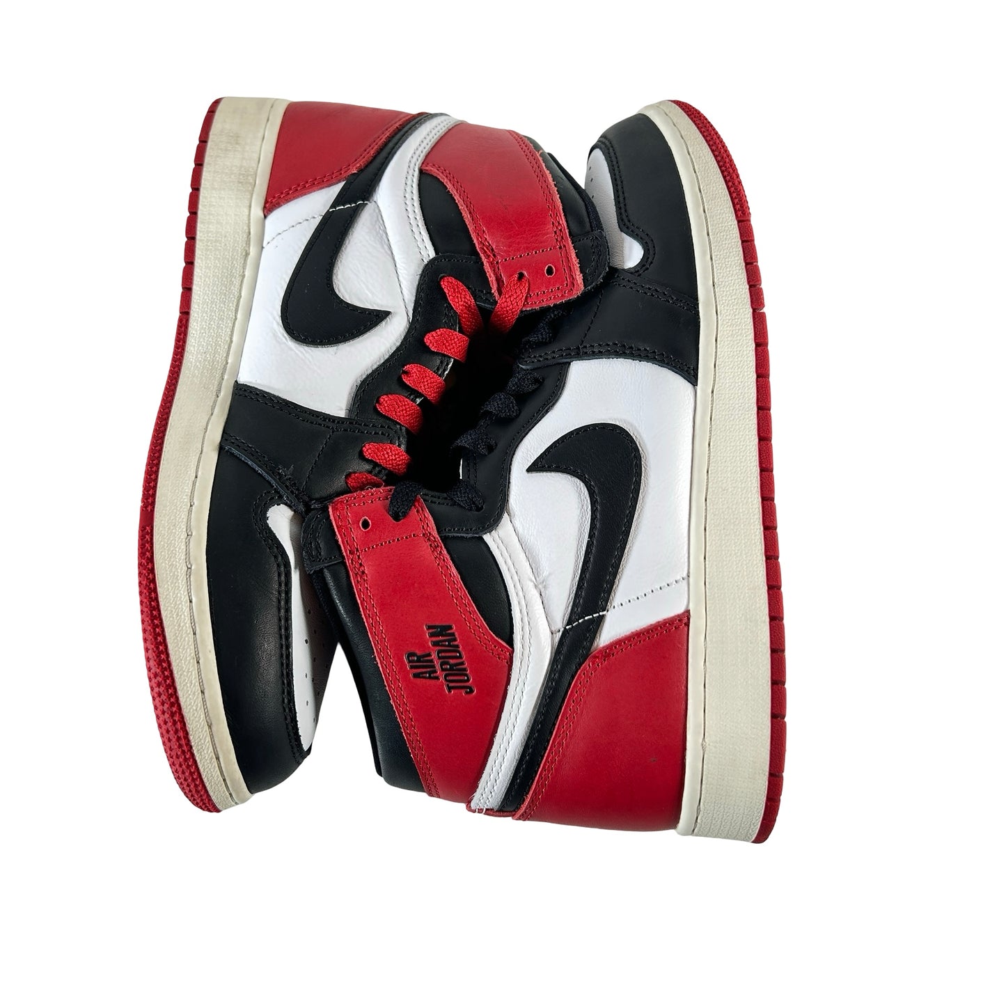 FD1437 106 Jordan 1 Retro High OG Black Toe Reimagined (GS) - 7 Y (Used2)