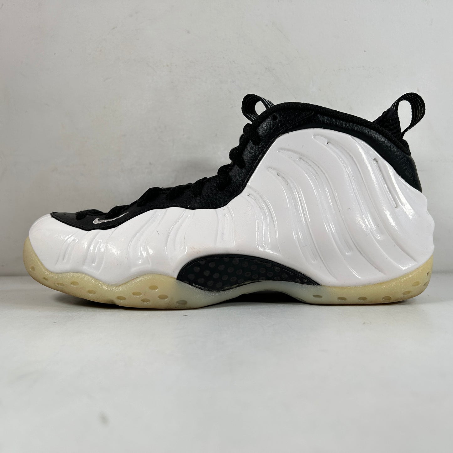 DV0815 100 Nike Air Foamposite One Penny PE [USED] - 9.5 M (Used) (No Box)