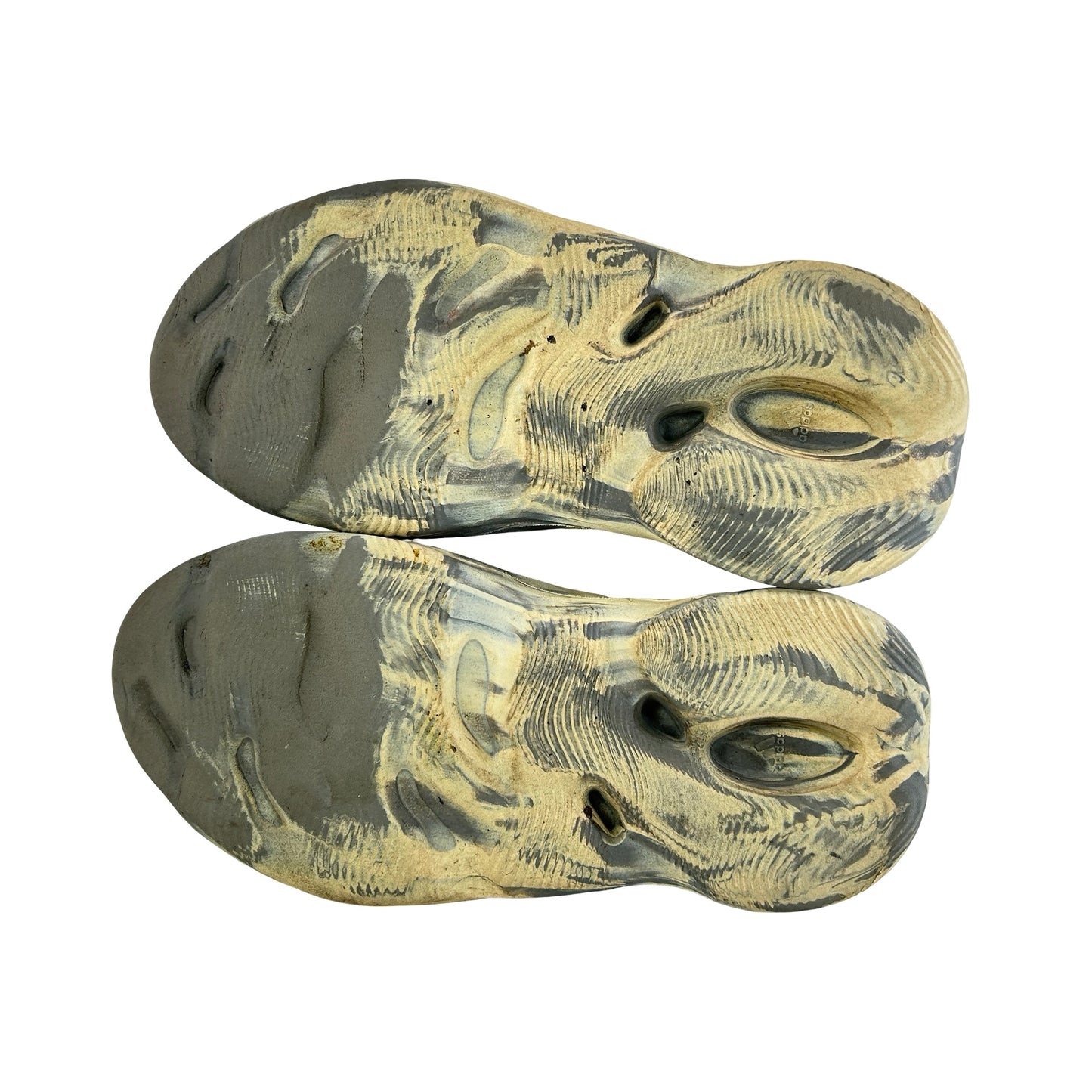 GV7904 adidas Yeezy Foam RNNR MXT Gris Luna