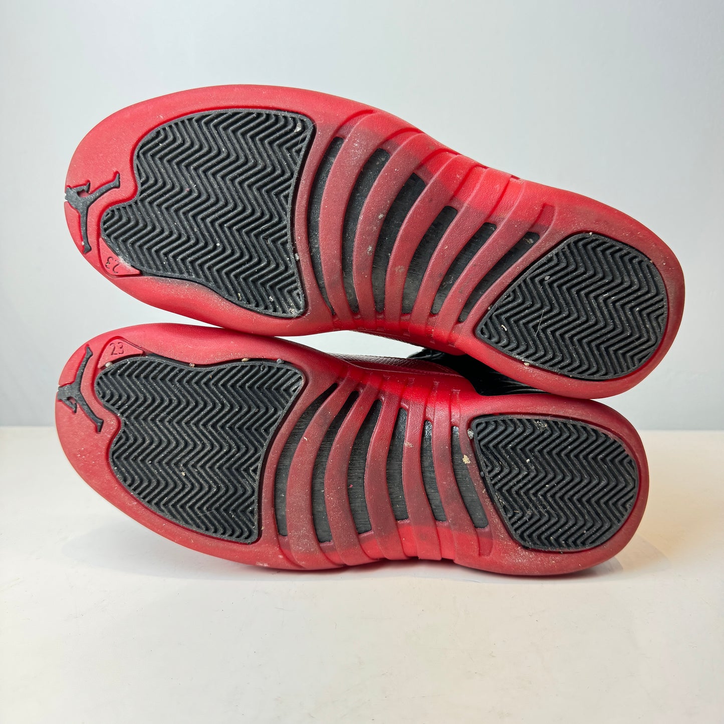 130690 002 Jordan 12 Retro Flu Game (2016) [USED] - 9.5 M (Used) (Replace Box)