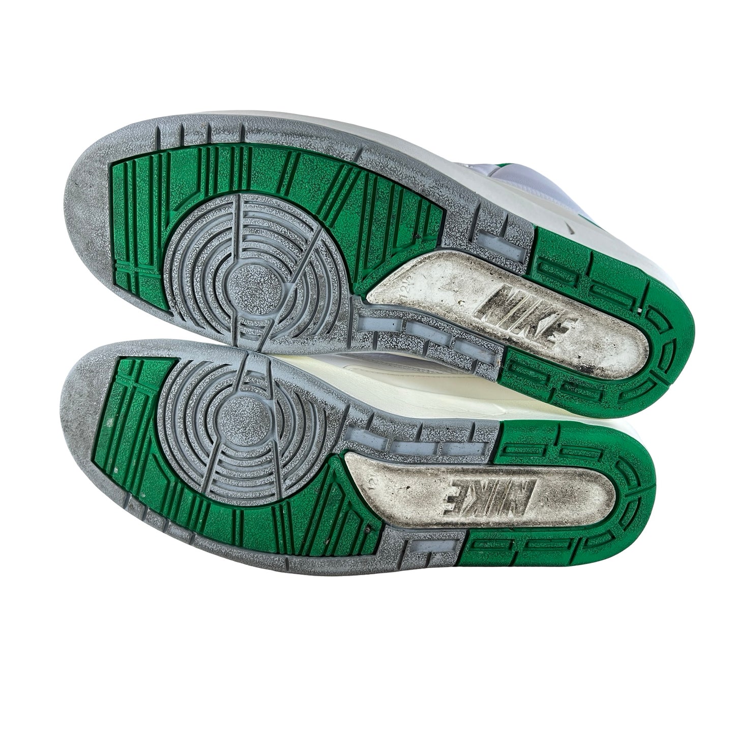 DR8884 103 Jordan 2 Retro Lucky Green - 12.5 M (Used)