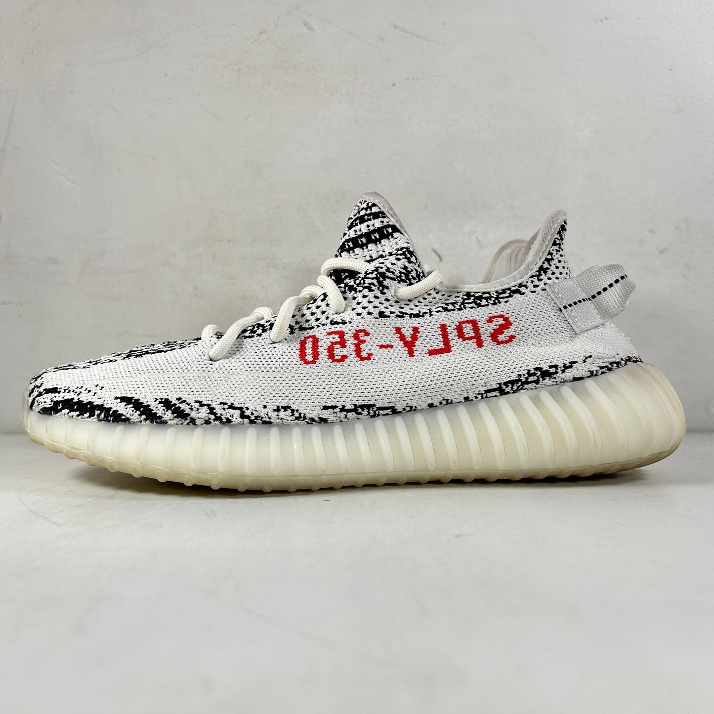 CP9654 Yeezy 350 V2 Zebra [USED] - 7.5 M (VNDS)