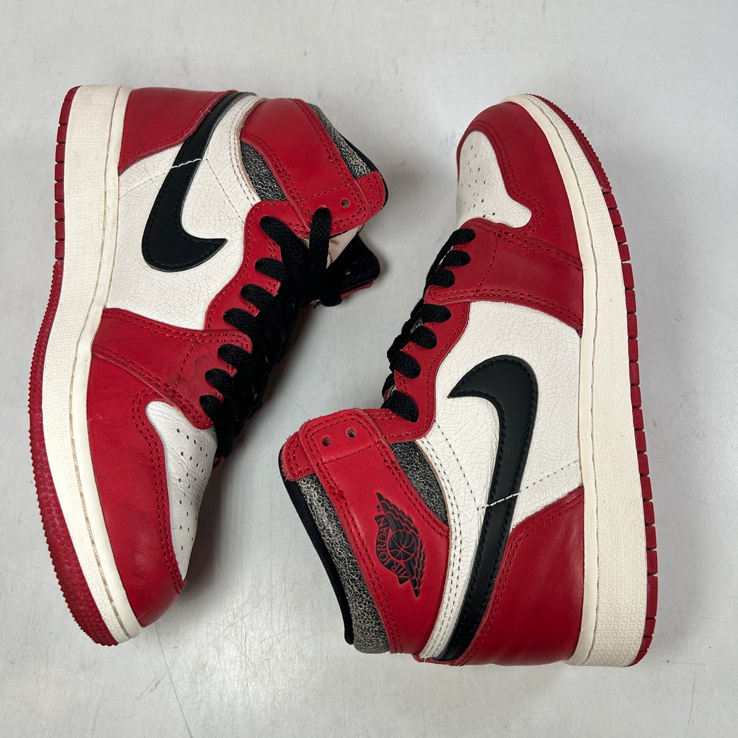 FD1437 612 Jordan 1 Retro High OG Chicago Lost and Found (GS) [USED] - 4.5 Y (Used)
