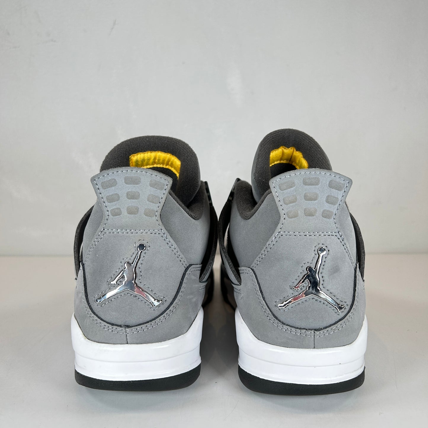 308497 007 Jordan 4 Retro Cool Grey (2019) [USED] - 8 M (Used)