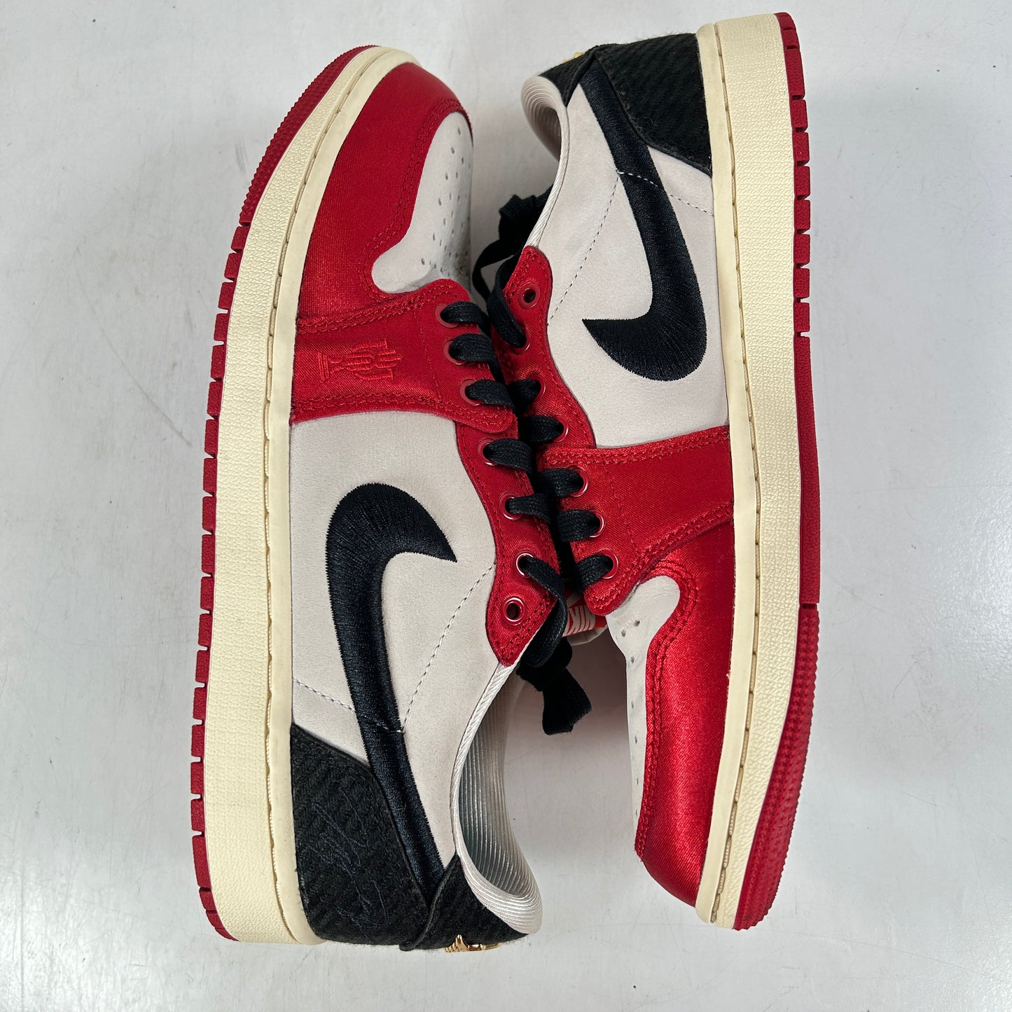 FN0432 100 Jordan 1 Retro Low OG Trophy Room Away [USED] - 9 M (Used)