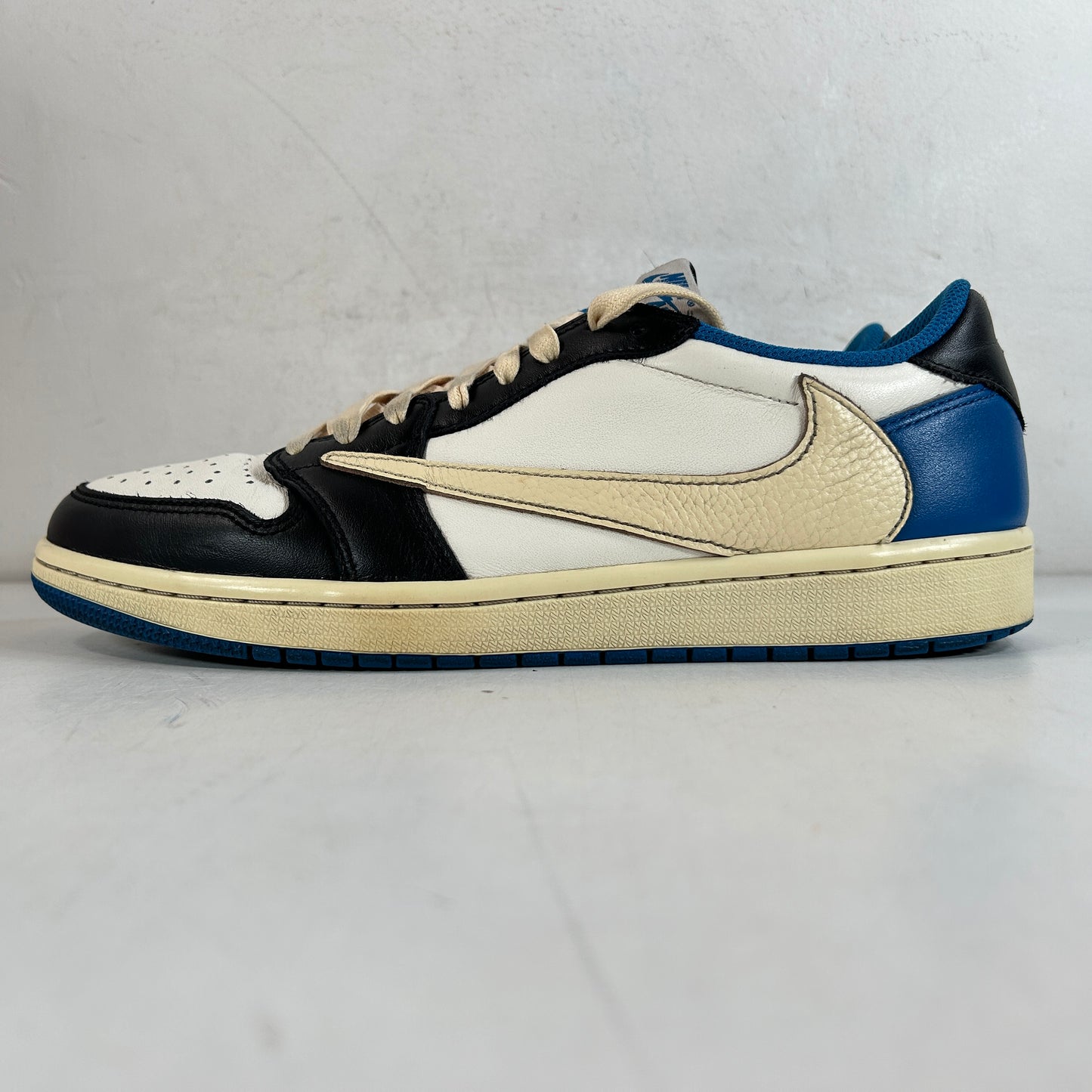 DM7866 140 Jordan 1 Retro Low OG SP Fragment x Travis Scott [USED] - 8.5 M (Used2)