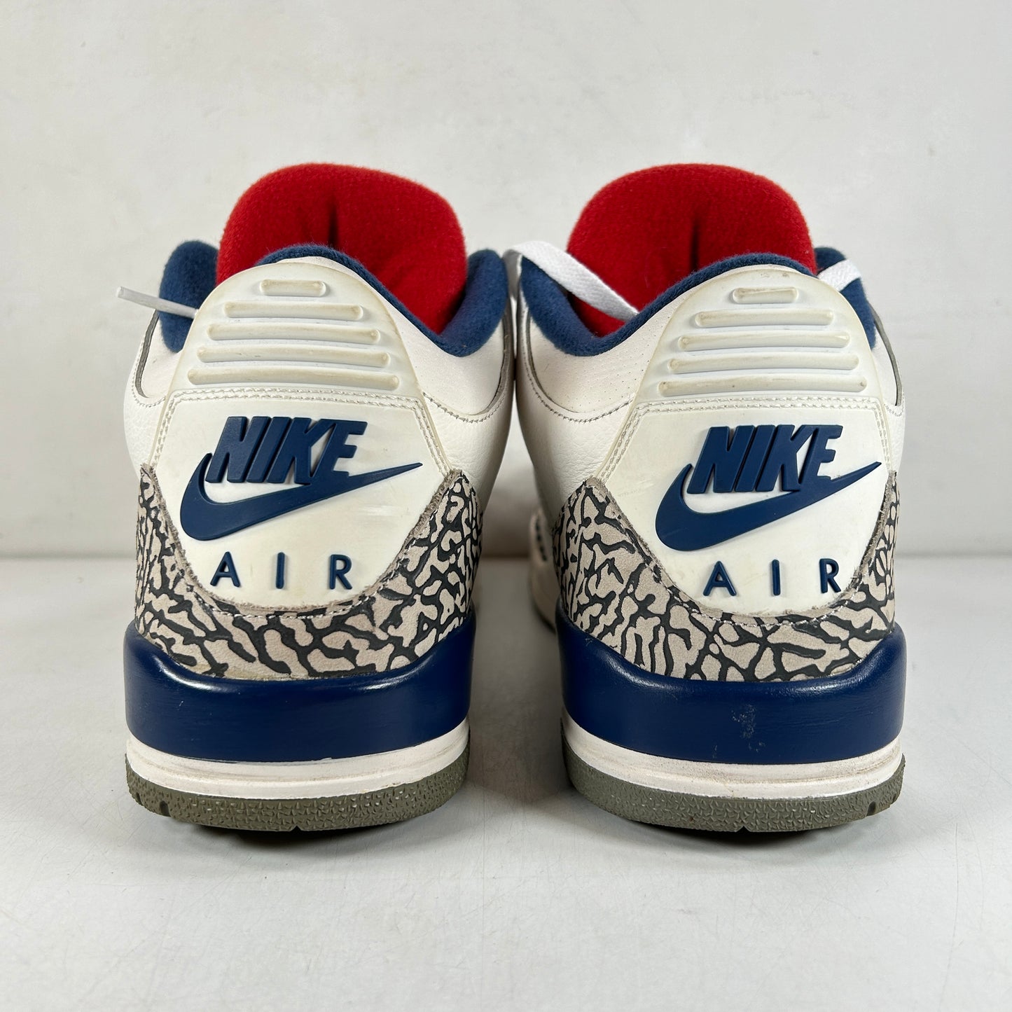 854262 106 Jordan 3 Retro True Blue (2016) [USED] - 11 M (Used)