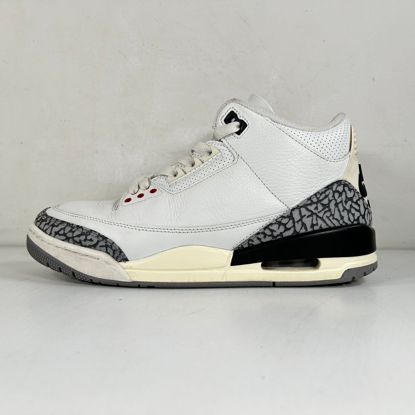 DN3707 100 Jordan 3 Retro White Cement Reimagined [USED] - 8.5 M (Used6)