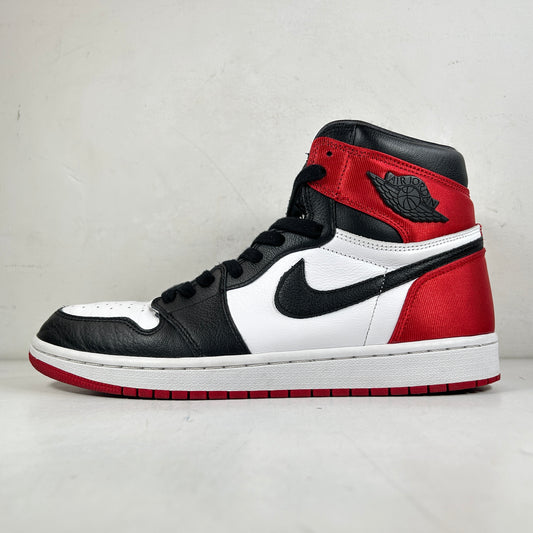 CD0461 016 AJ1 Satin Black Toe [USED] - 12 W (Used2)