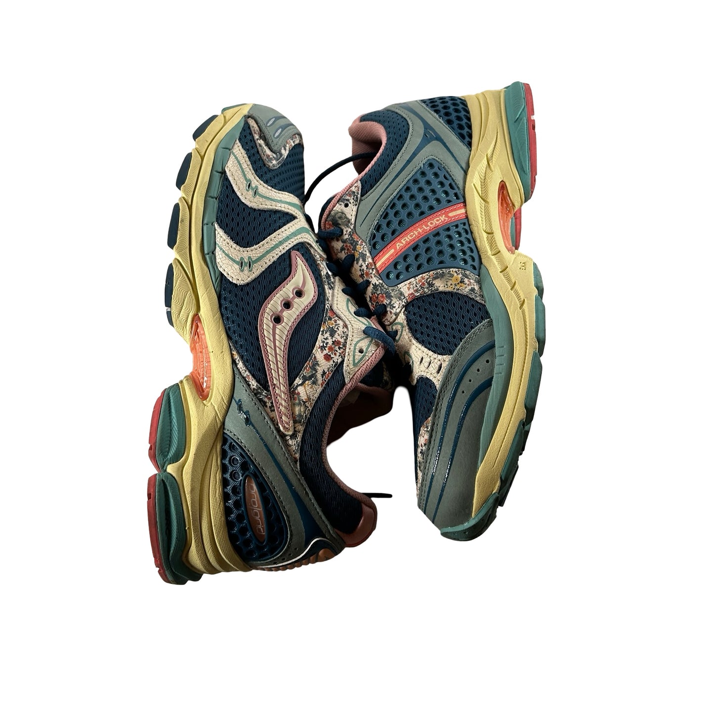 S71015 2 Saucony ProGrid Triumph 4 Floral Blue Beige [USED] - 9 M (Used)