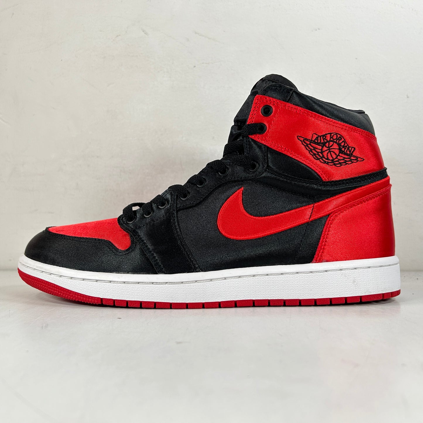 FD4810 061 Jordan 1 Retro High OG Satin Bred [USED] - 11.5 W (Used3)