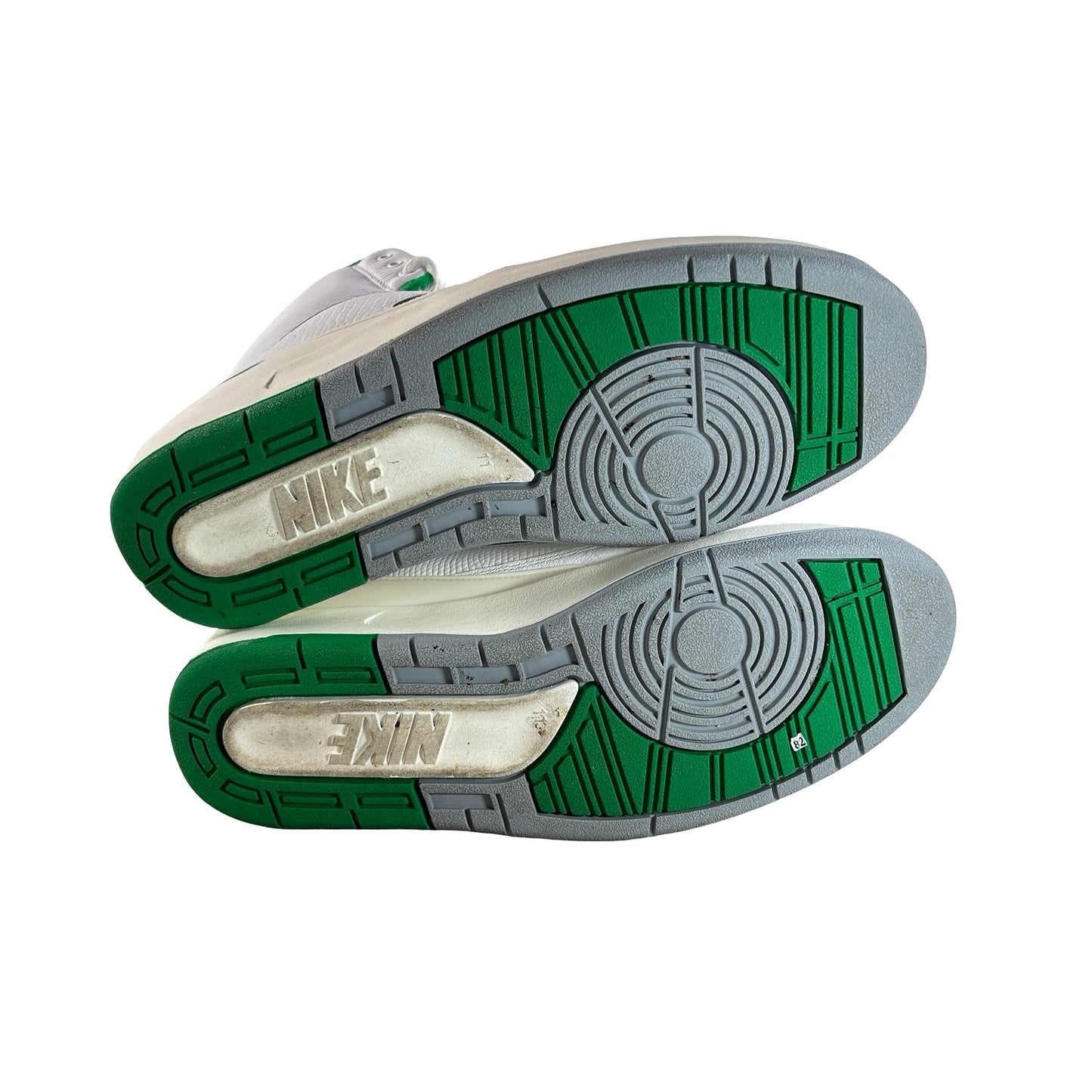 DR8884 103 Jordan 2 Retro Lucky Green - 11 M (Used5)