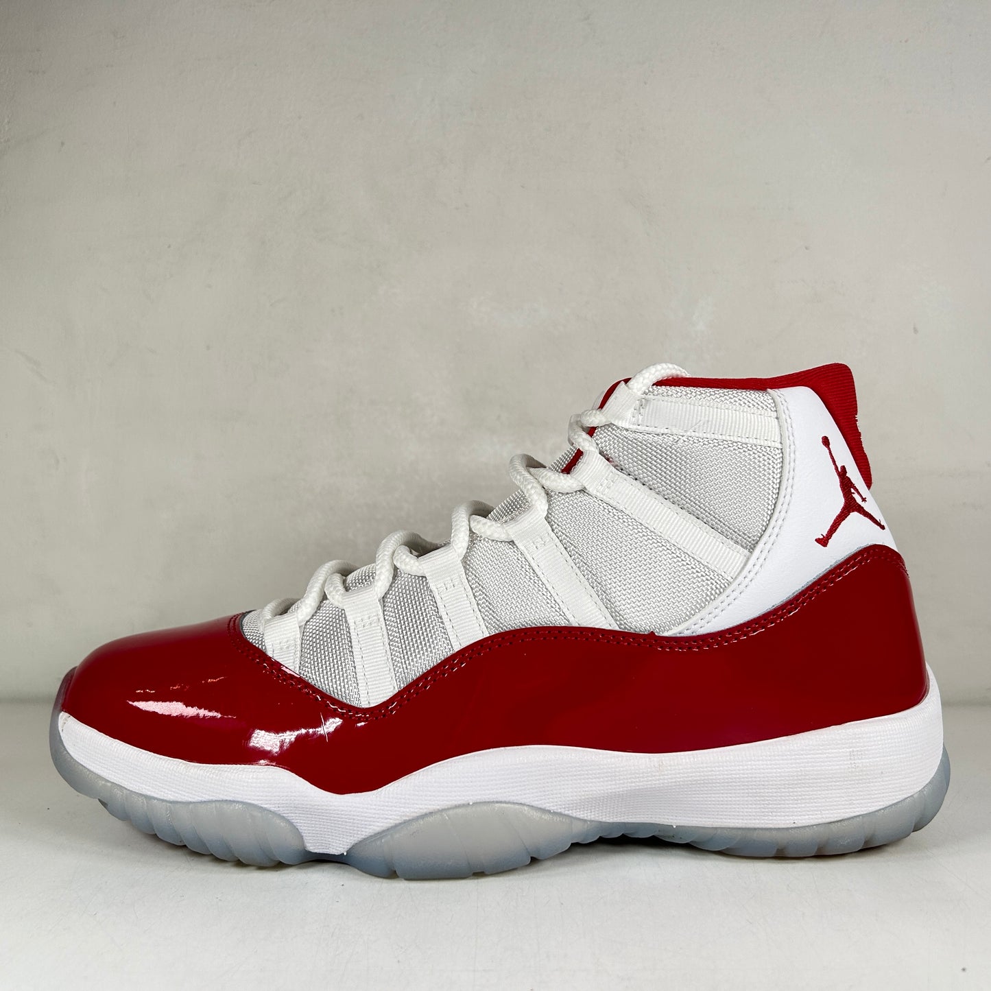 CT8012 116 Jordan 11 Retro Cherry (2022) [USED] - 10.5 M (VNDS)