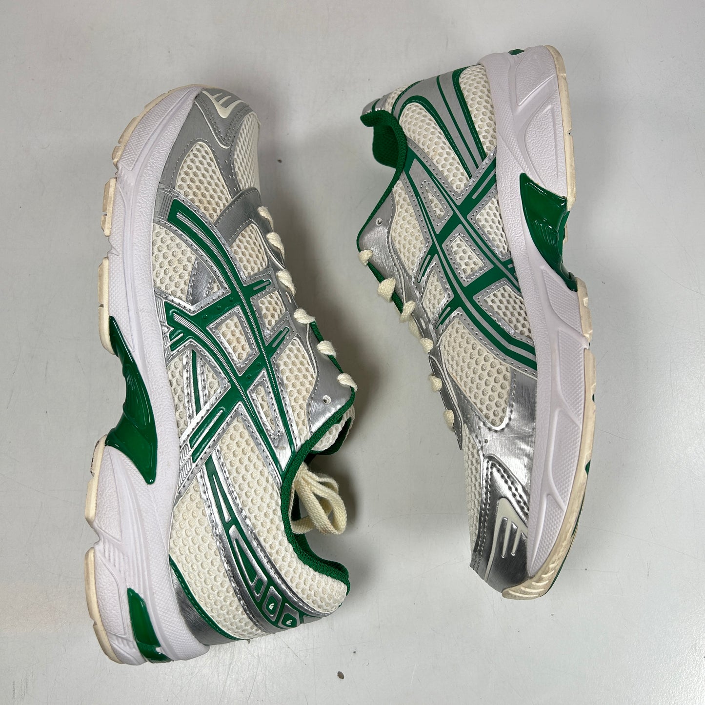 1201A974 100 ASICS Gel-1130 Cream Kale [USED] - 8 M (Used)