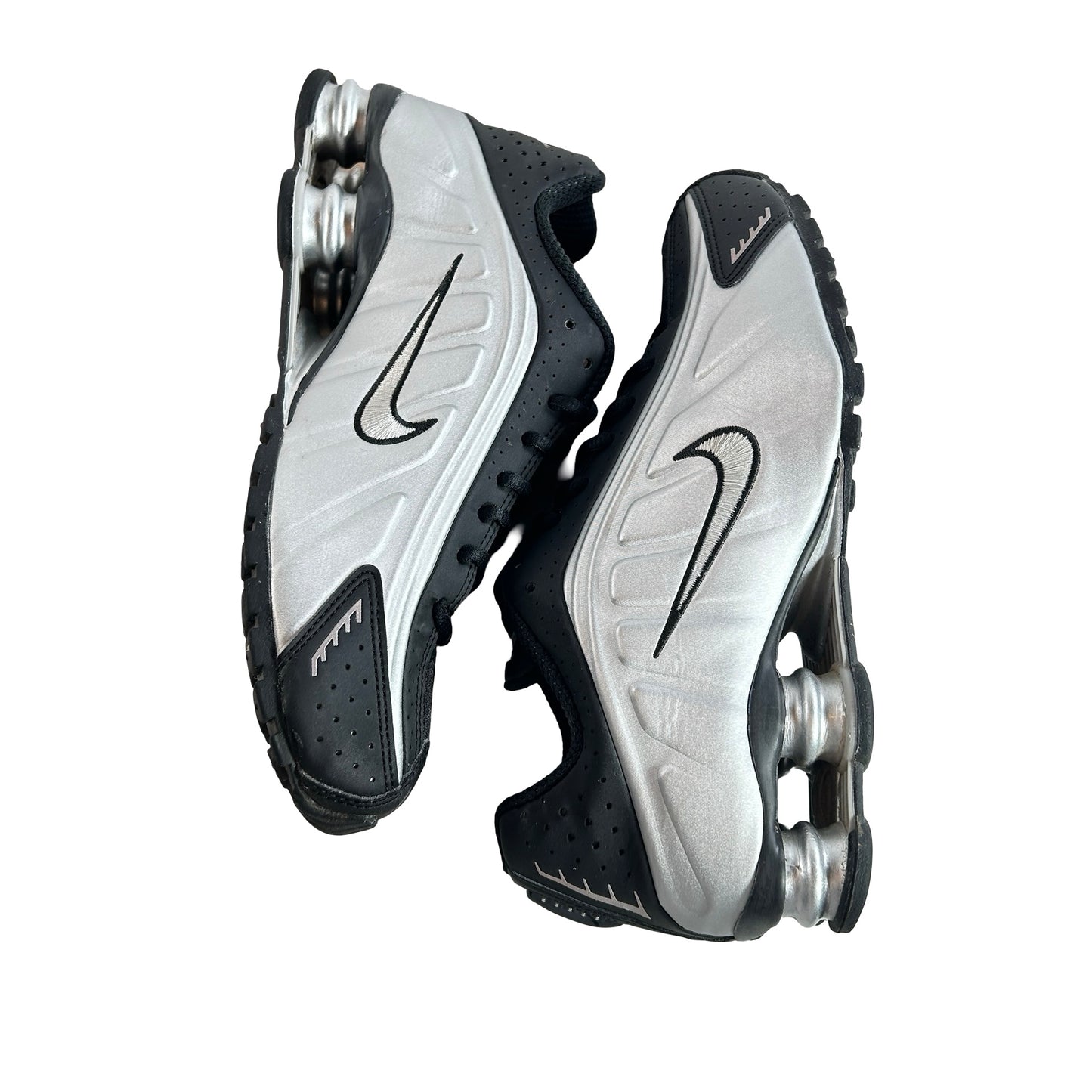 HQ1988 007 Nike Shox R4 Metallic Silver Black [USED] - 8 M (Used)