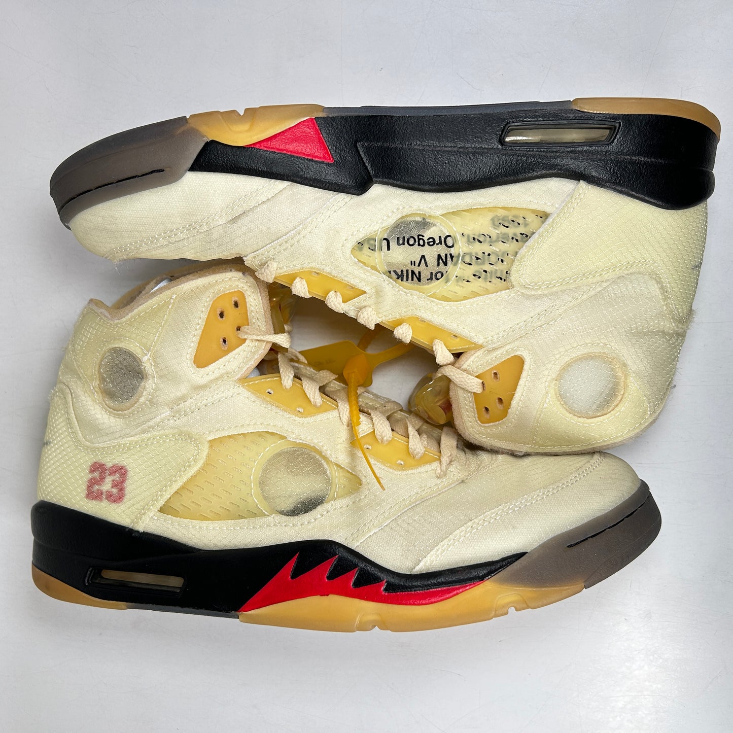 DH8565 100 Jordan 5 Off-White Sail [USED] - 11 M (Used)