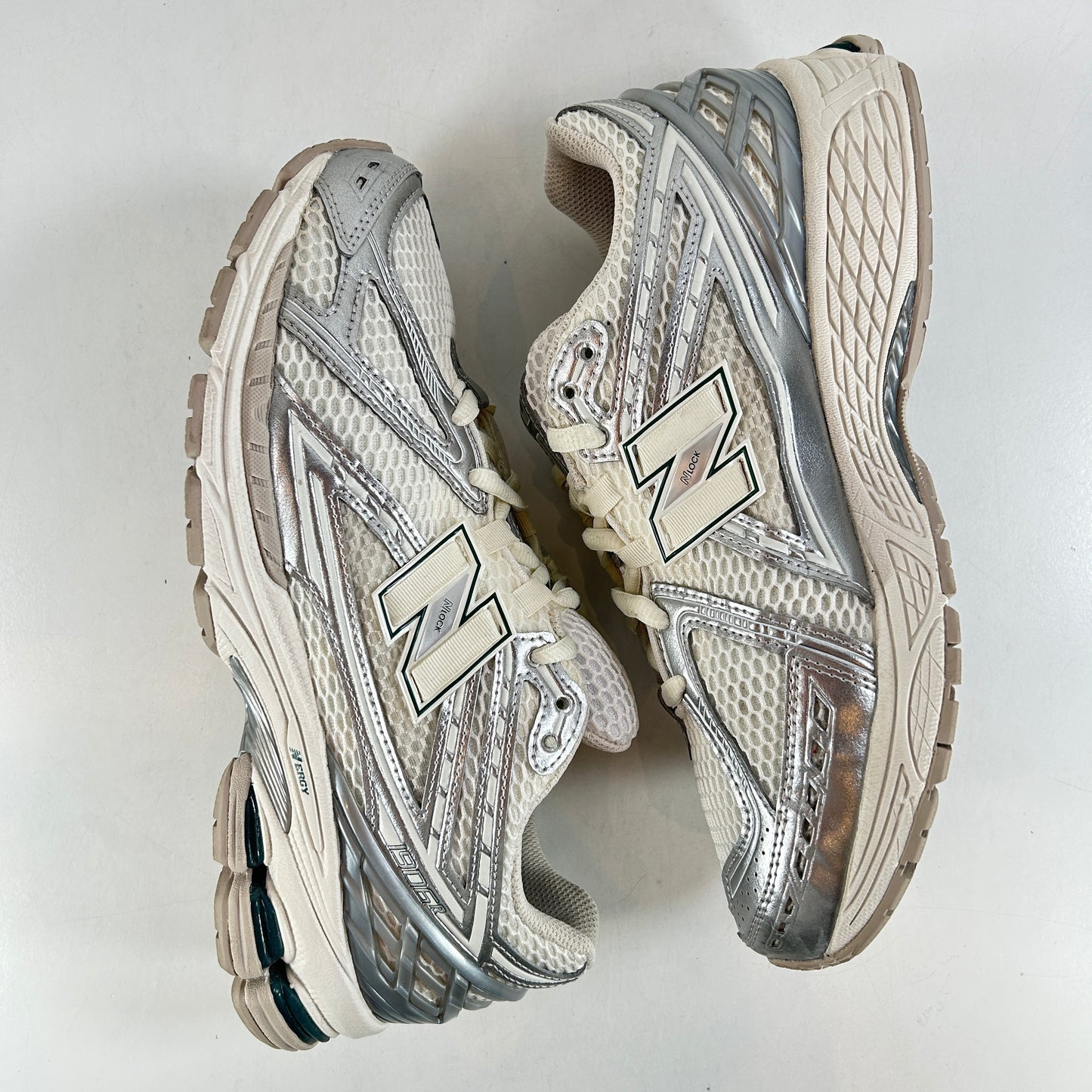 M1906REE New Balance 1906R Silver Metallic Sea Salt [USED] - 9.5 M (Used)