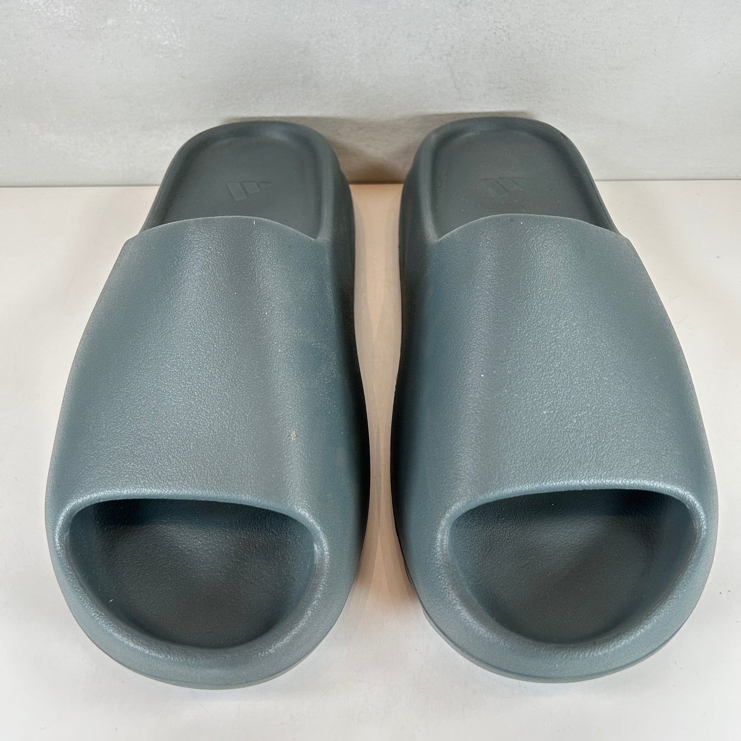 ID2349 adidas Yeezy Slide Slate Marine [USED] - 11 M (Used)