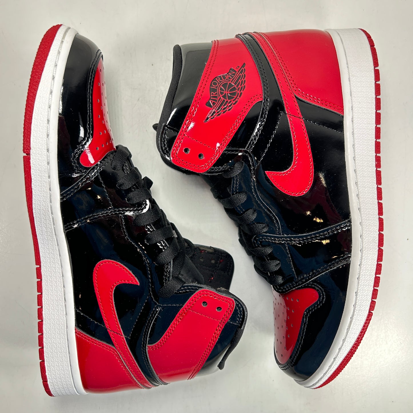 555088 063 Jordan 1 Retro High OG Patent Bred [USED] - 9.5 M (Used)