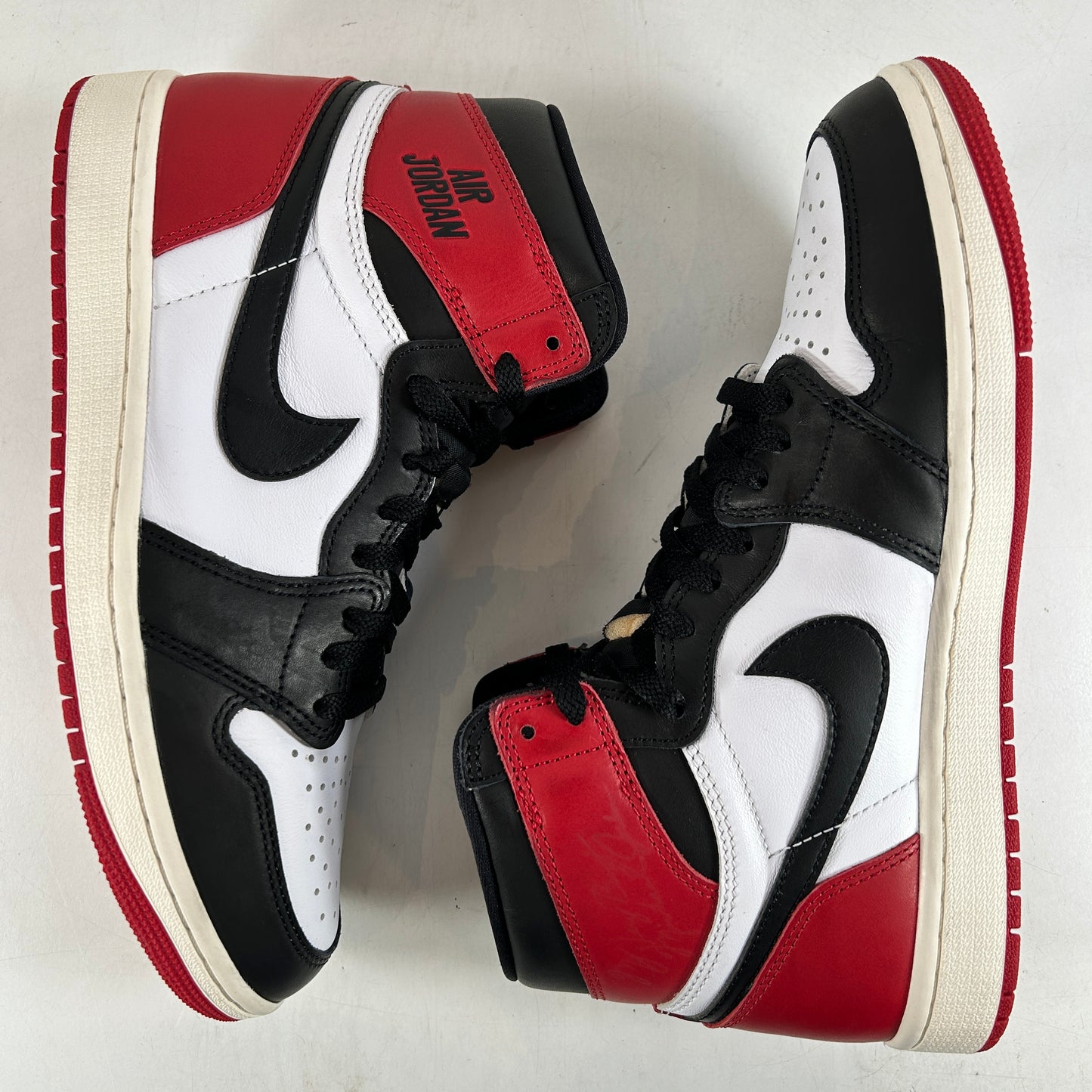 DZ5485 106 Air Jordan 1 High OG Black Toe Reimagined [USED] - 9 M (VNDS)