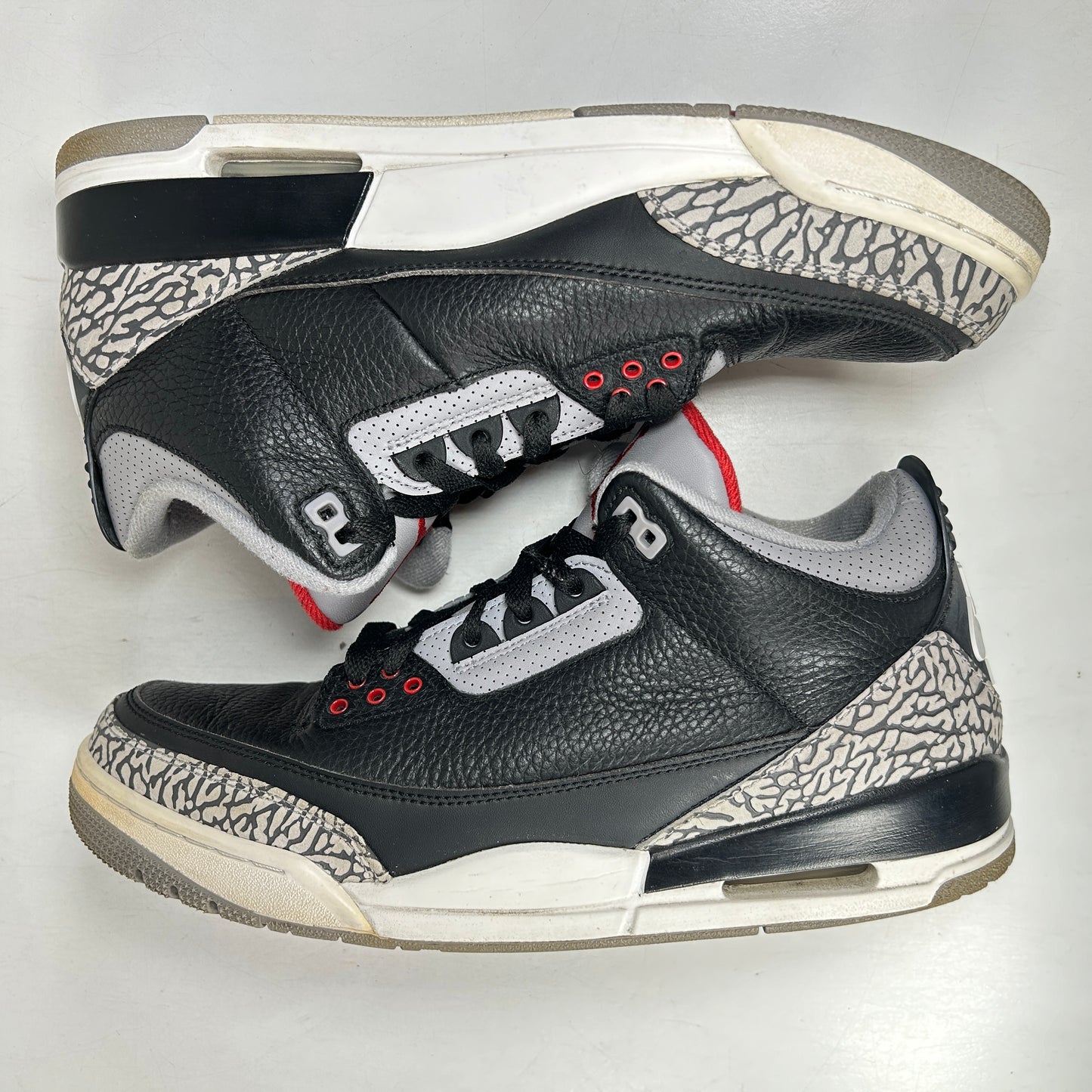 854262 001 Jordan 3 Black Cement 2018 [USED] - 11 M (Used) (No Box2)