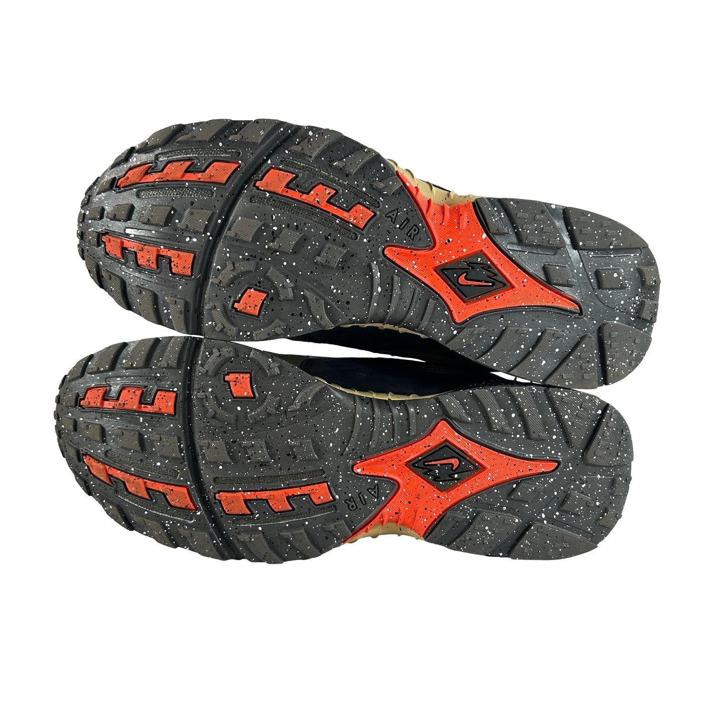 FN7546 300 Undefeated x Air Terra Humara 'Cargo Khaki' [USED] - 11 M (Used)
