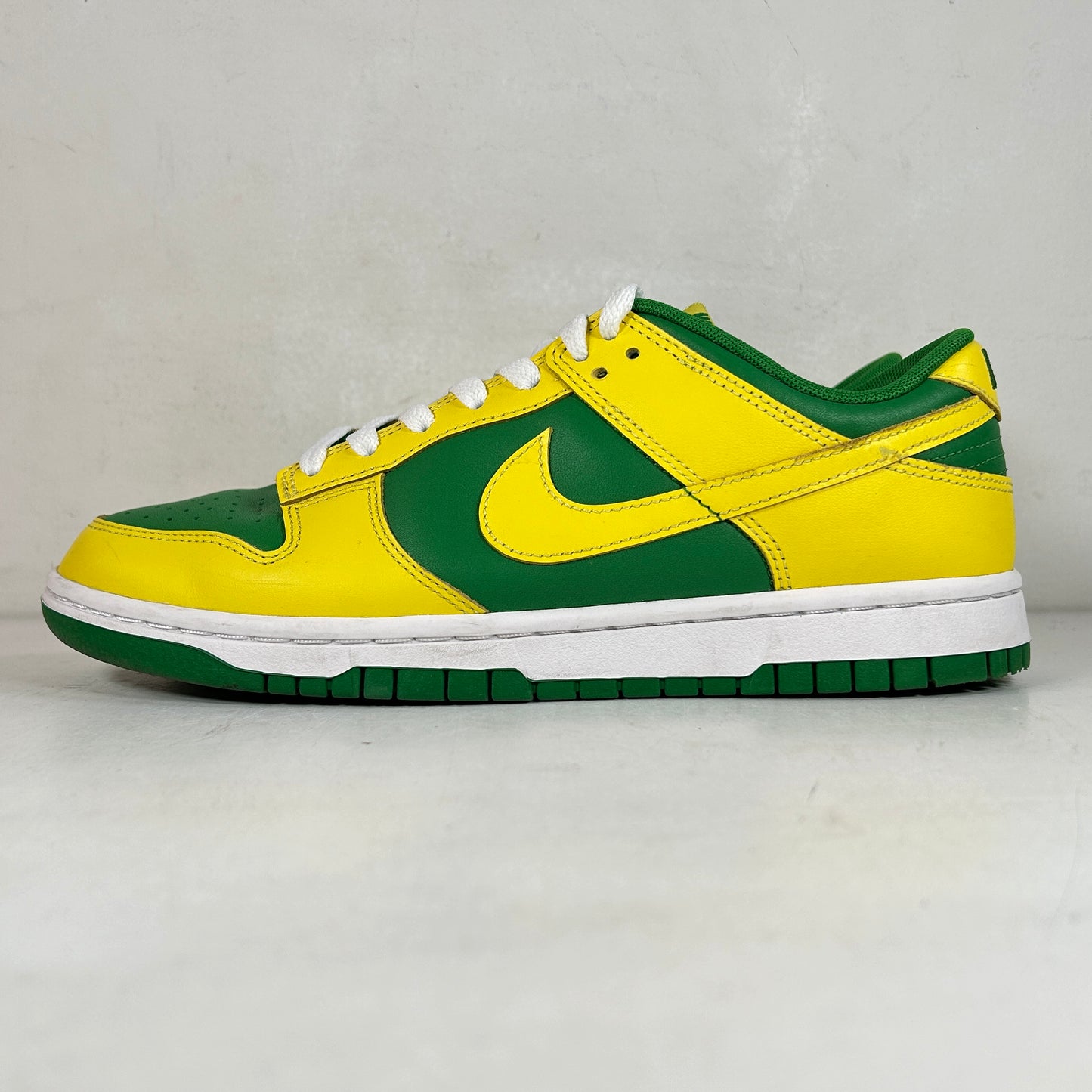 DV0833 300 Nike Dunk Low Retro Reverse Brazil [USED] - 8 M (Used)