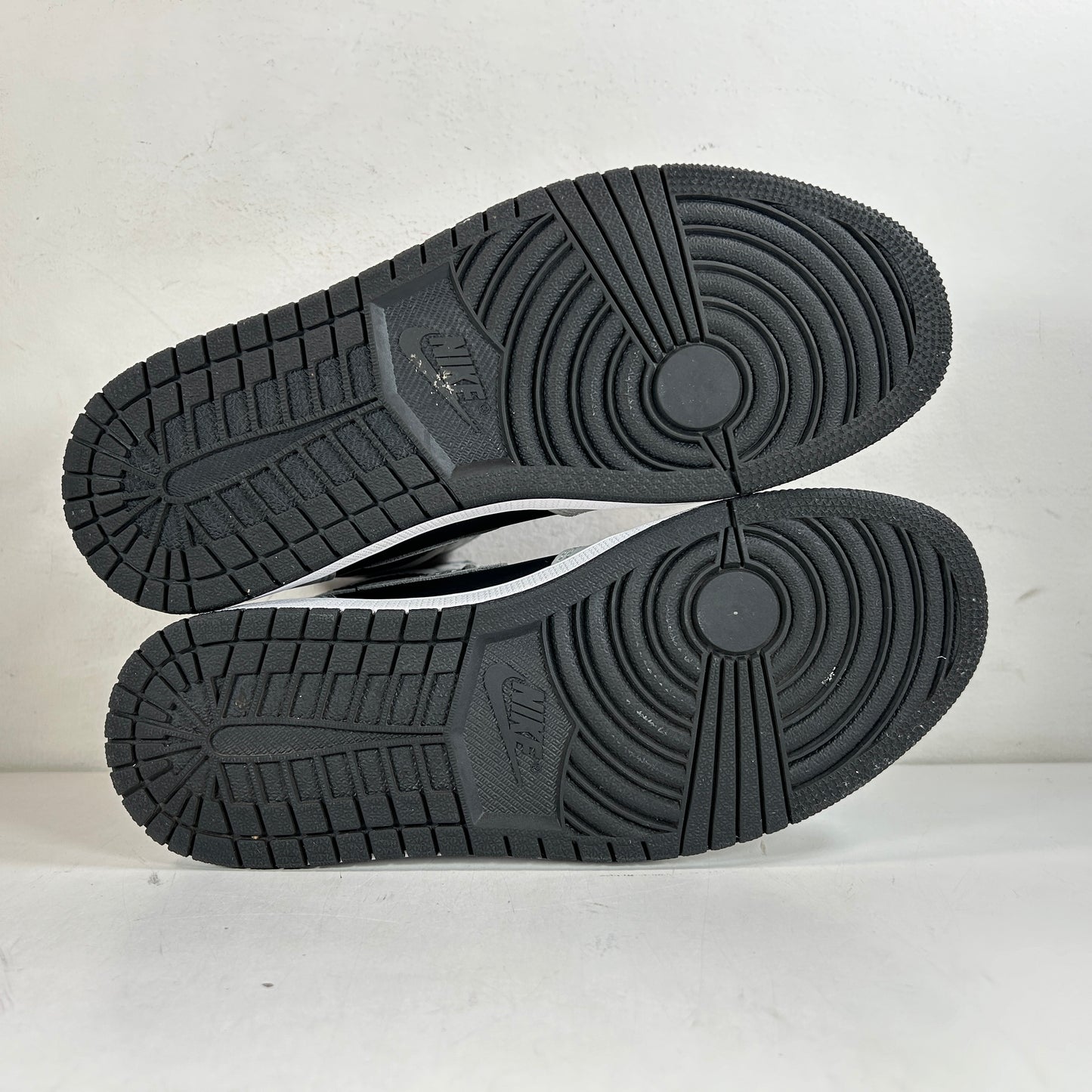 555088 035 Jordan 1 Retro High Shadow 2.0 [USED] - 9.5 M (Used)