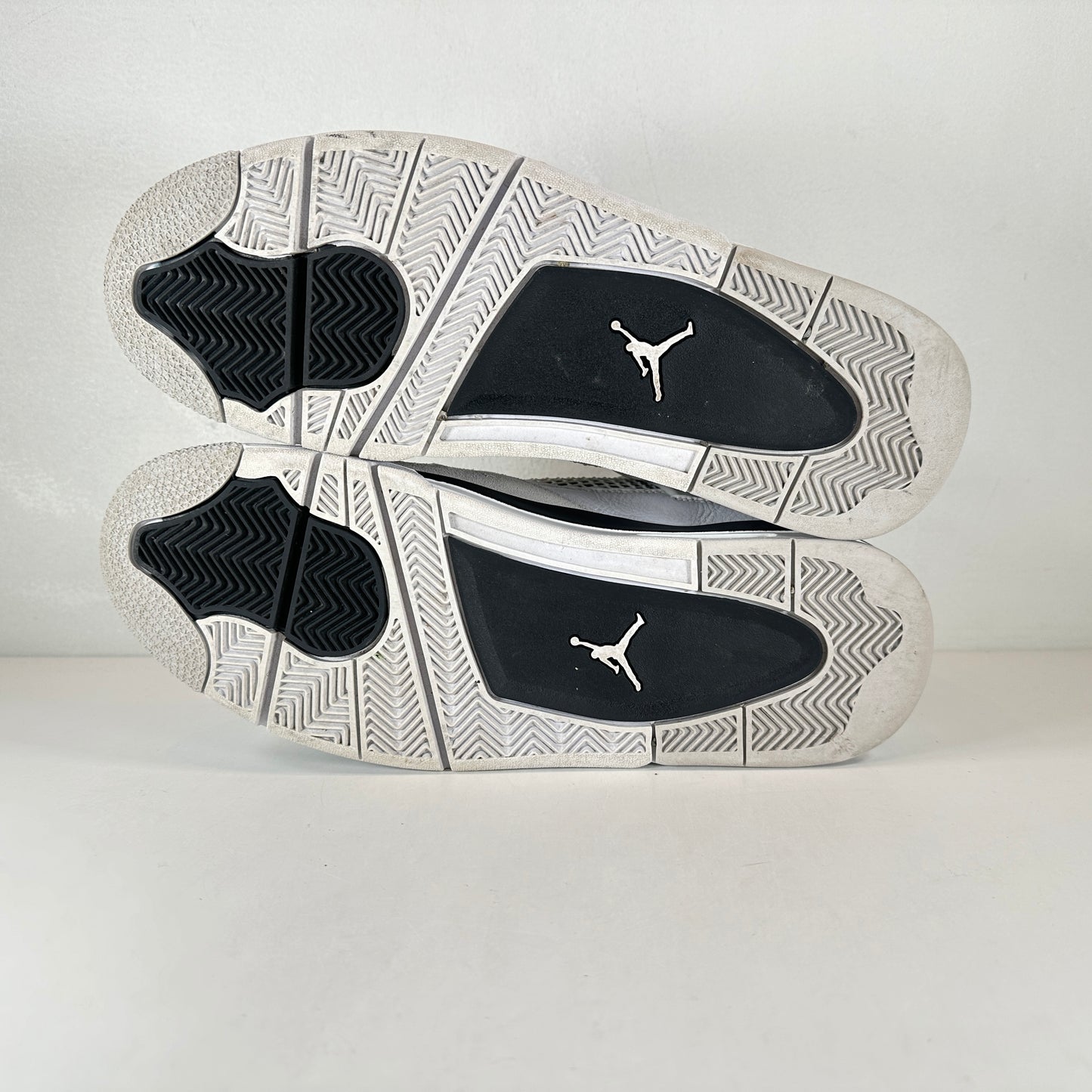 DH6927 111 Jordan 4 Retro Military Black [USED] - 12 M (Used)