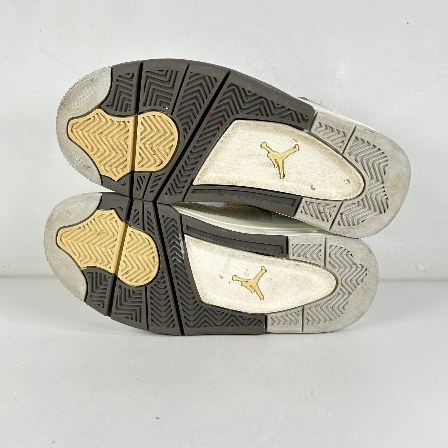 DV2262 021 Jordan 4 Retro SE Craft Photon Dust (GS) [USED] - 4 Y (Used)
