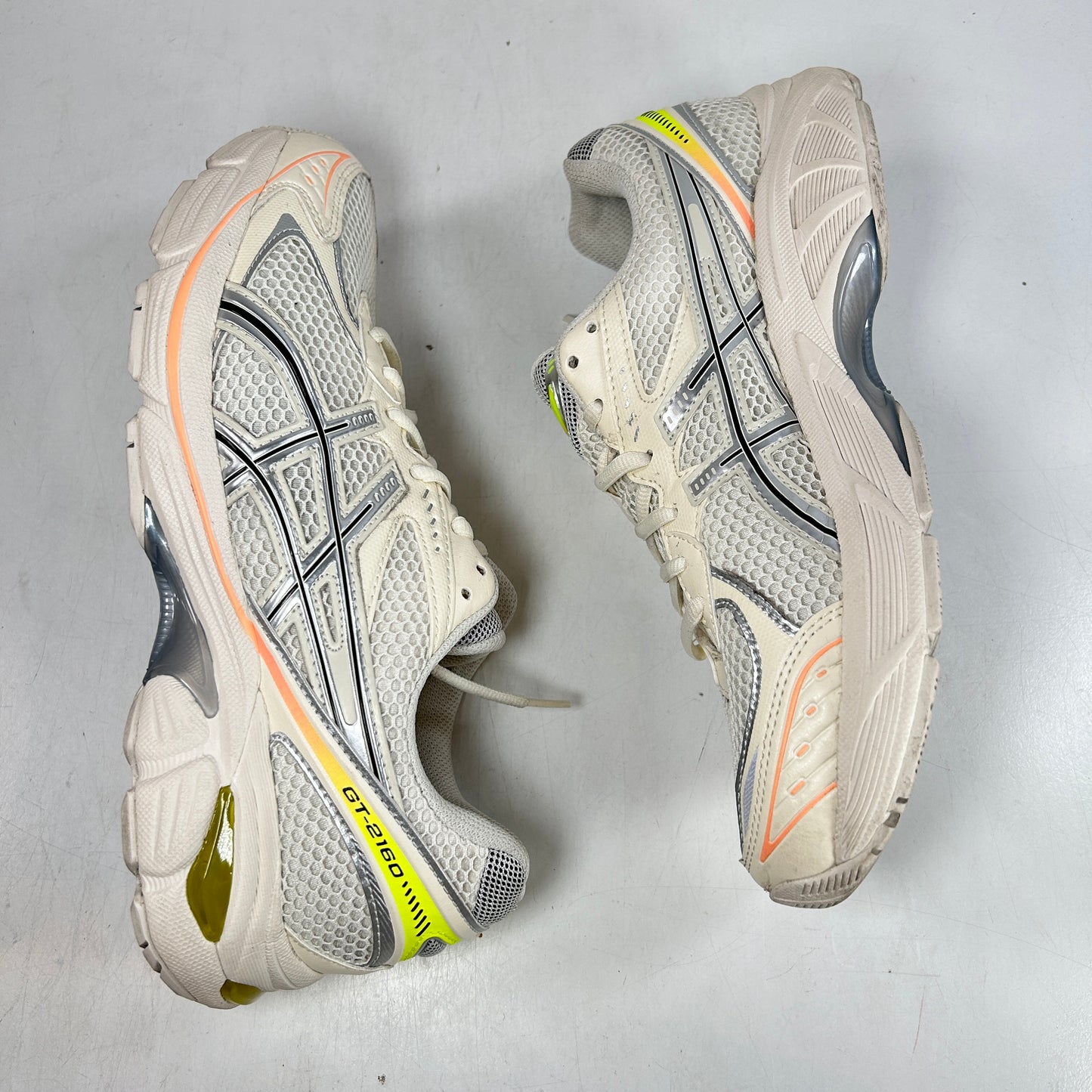 1203A570 750 ASICS GT-2160 Paris [USED] - 9 M (Used)