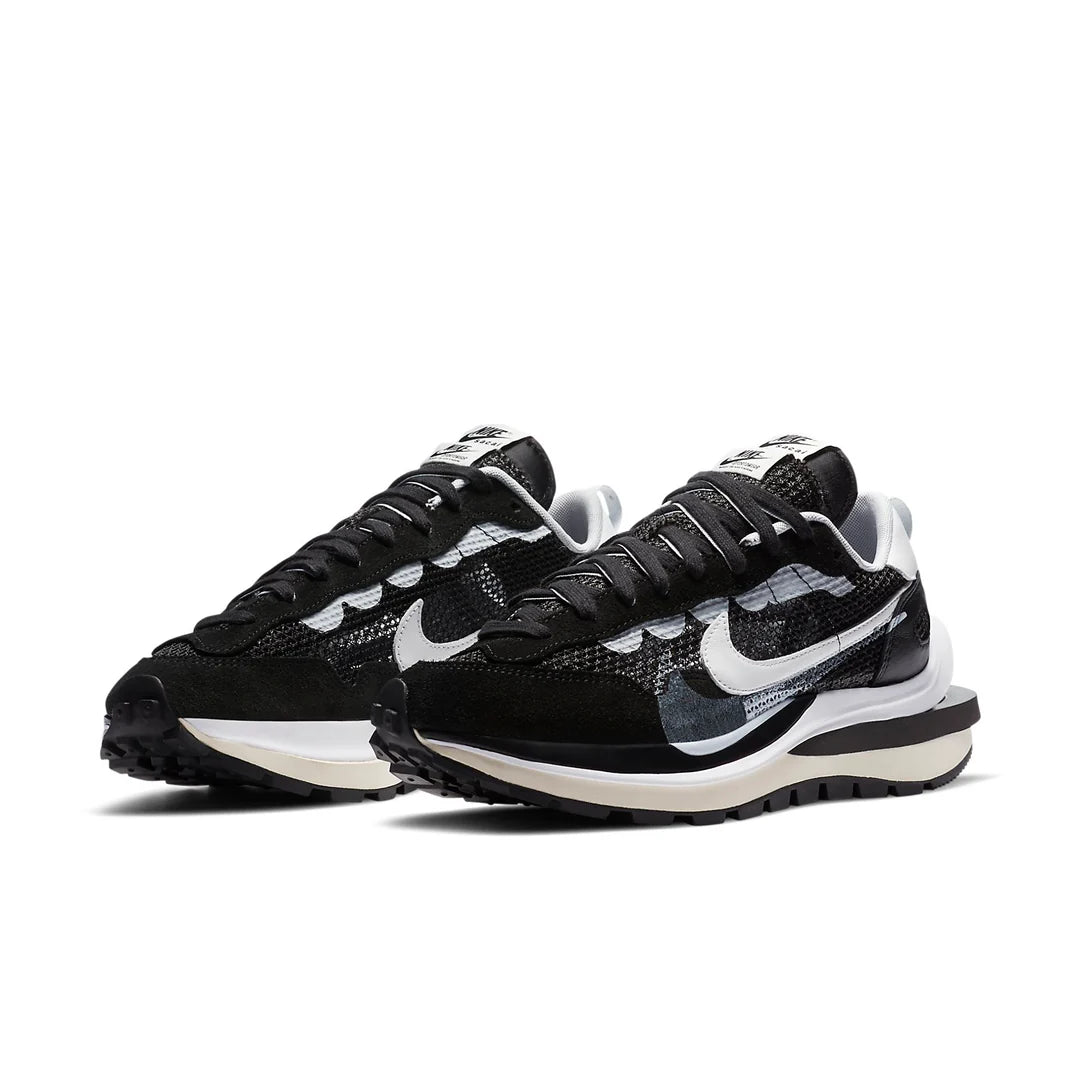 CV1363 001 Nike Vaporwaffle sacai Black White