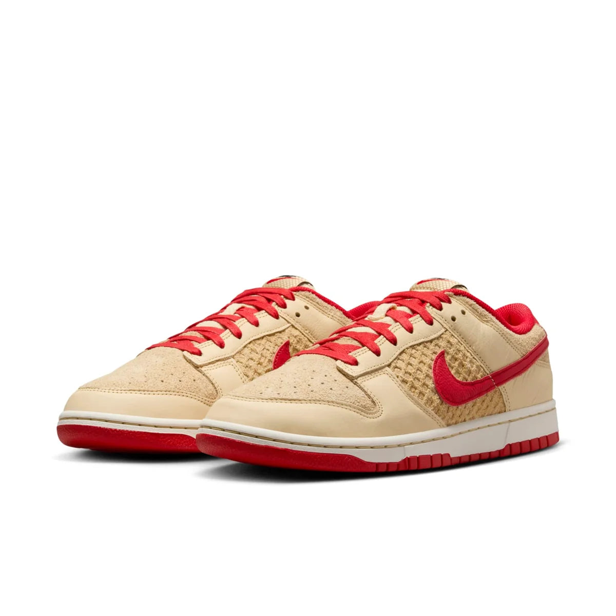 HJ9100 294 Nike Dunk Low Retro SE Strawberry Waffle