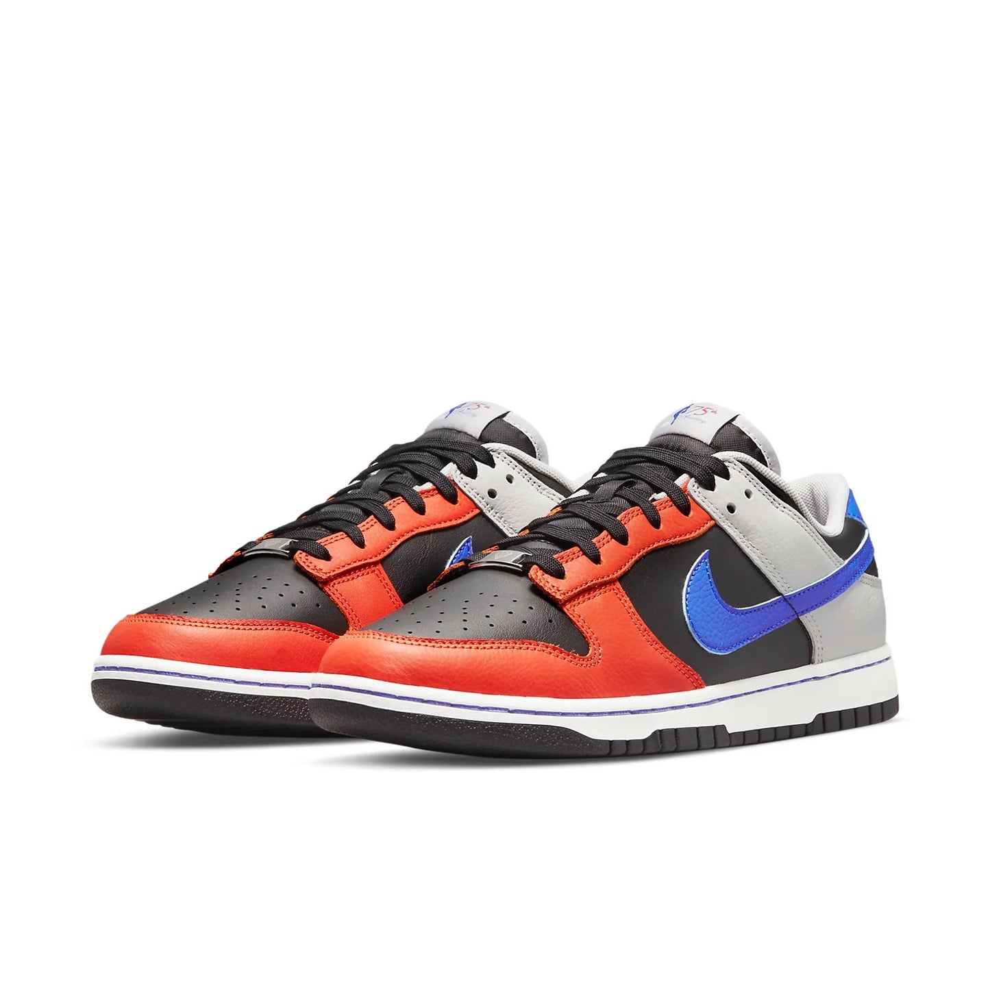 DD3363 002 Nike Dunk Low EMB NBA 75th Anniversary Knicks