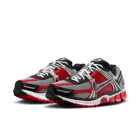 HV0926 095 Nike Zoom Vomero 5 Metallic Silver University Red