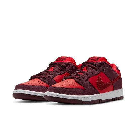 DM0807 600 Nike SB Dunk Low Cherry