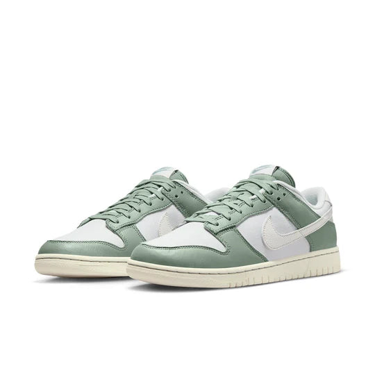 DV7212 300 Nike Dunk Low Mica Green [CONDITIONAL] [NO BOX]