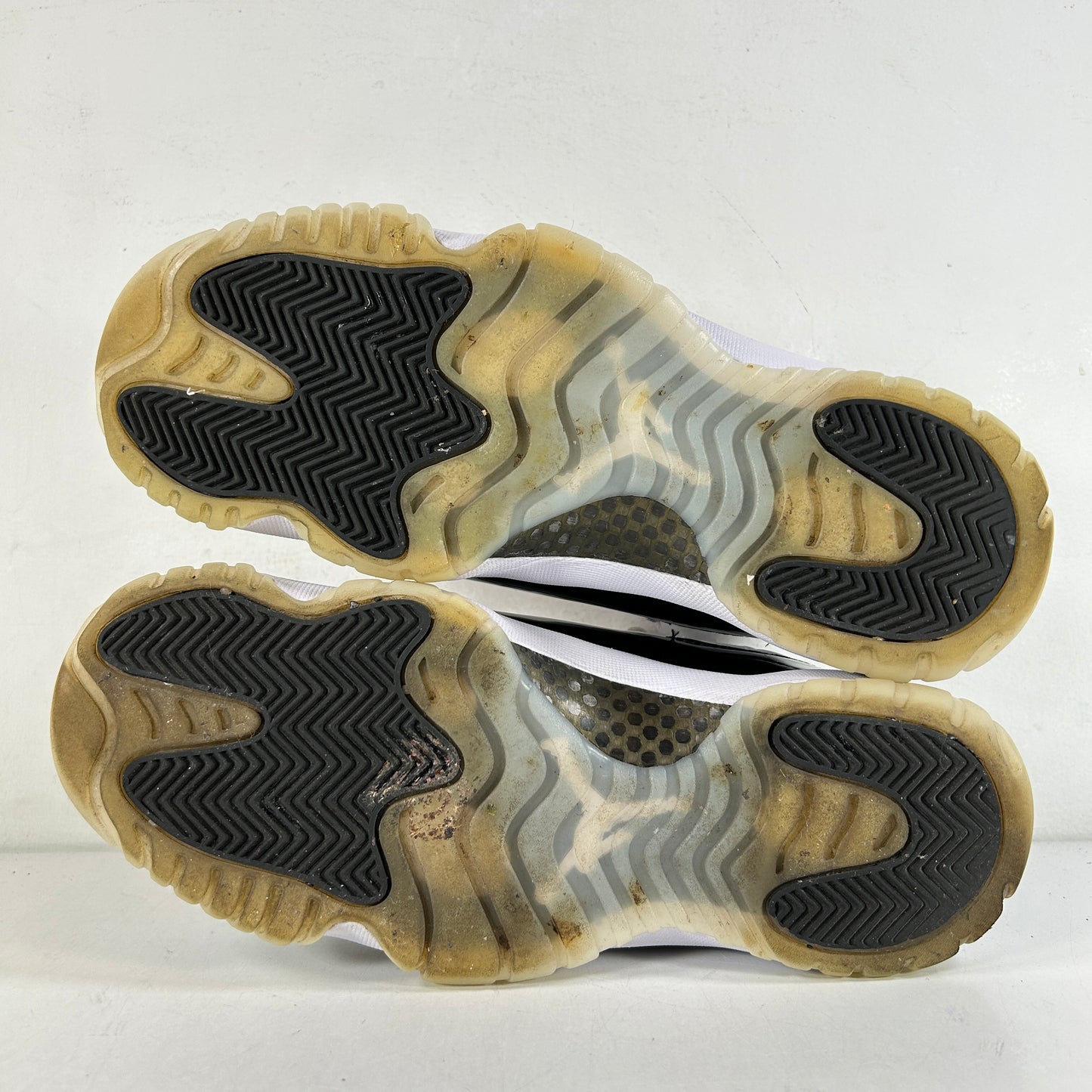 CT8012 170 Jordan 11 Retro DMP Defining Moments (2023) [USED] - 9 M (Used3)