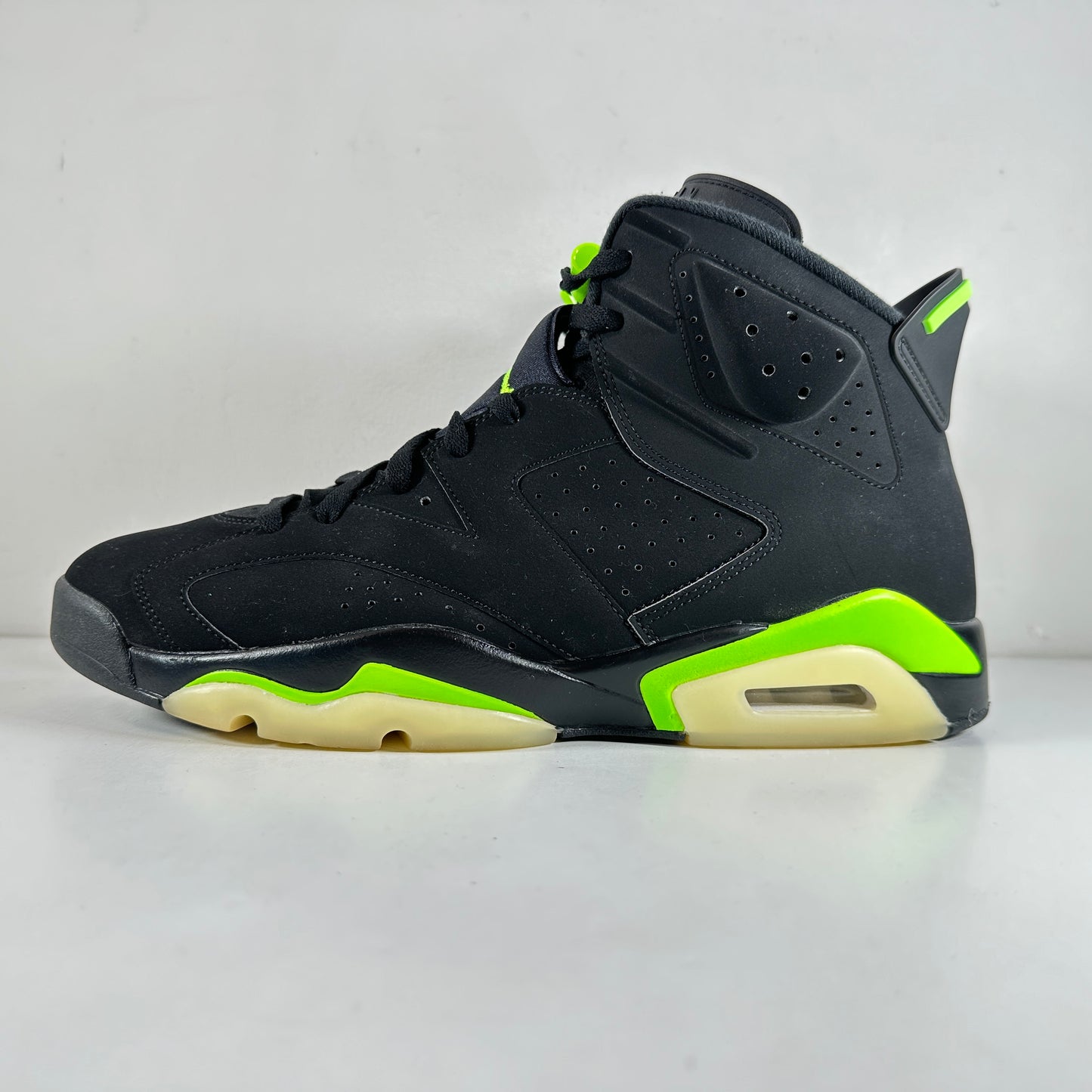 CT8529 003 Jordan 6 Retro Verde Eléctrico