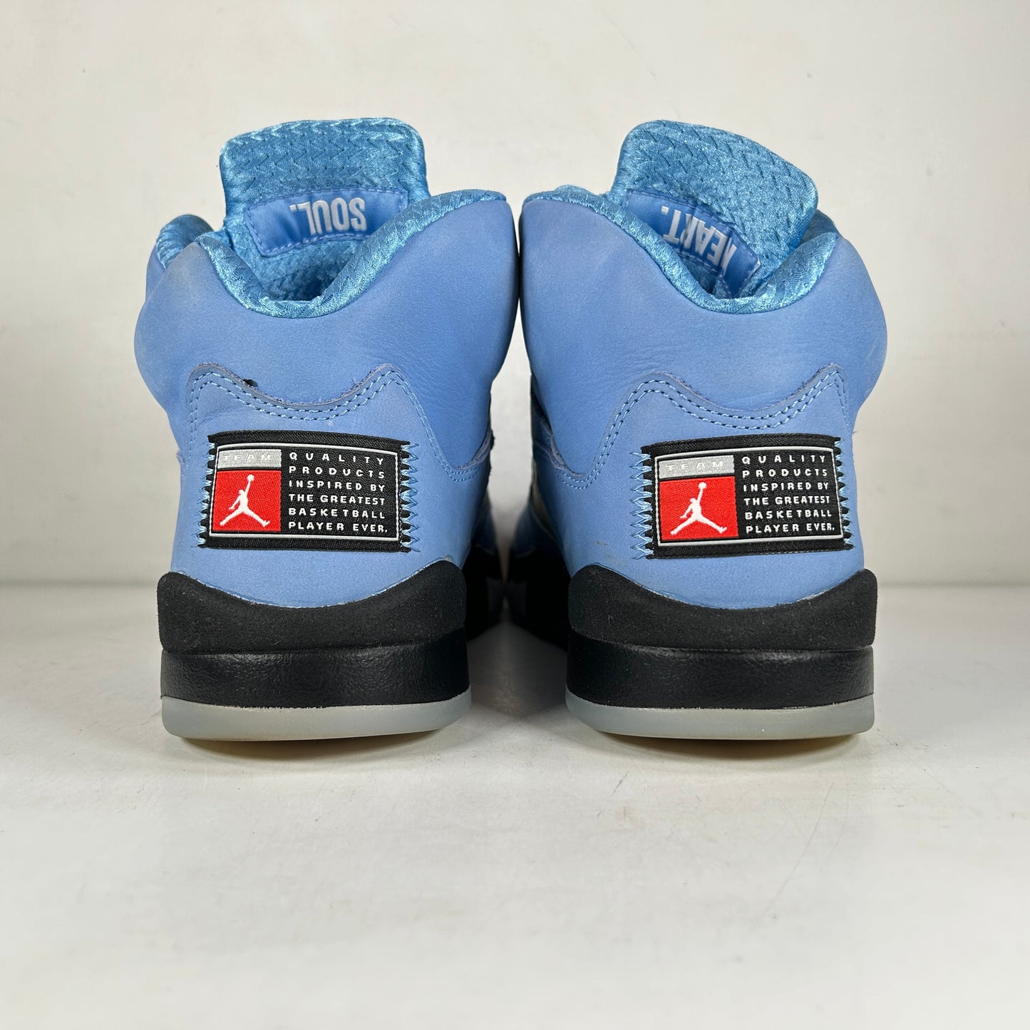 DV1310 401 Jordan 5 Retro UNC University Blue [USED] - 8 M (Used)