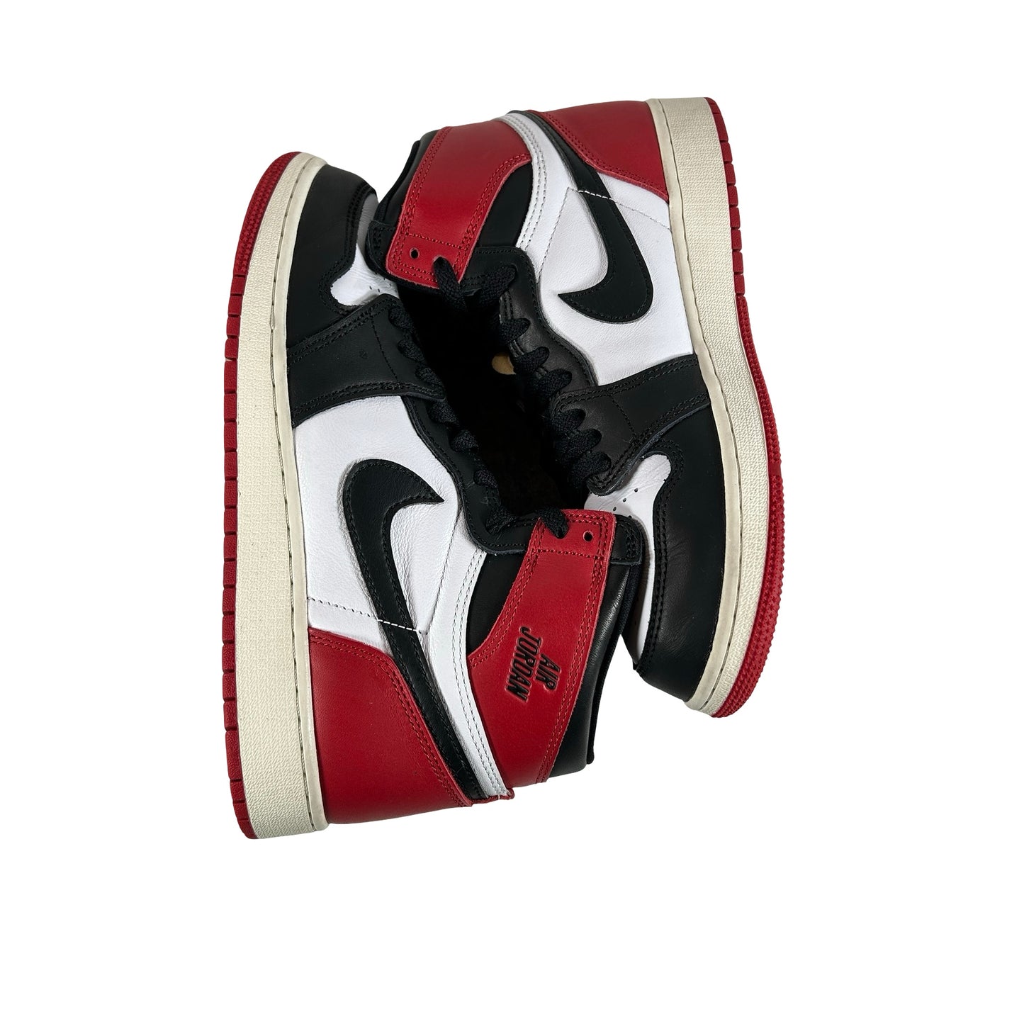 FD1437 106 Jordan 1 Retro High OG Black Toe Reimagined (GS) - 7 Y (Used)
