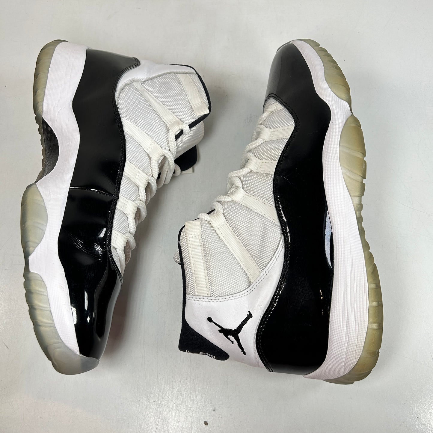 378037 100 Jordan 11 Concord [USED] - 13 M (Used) (No Box)