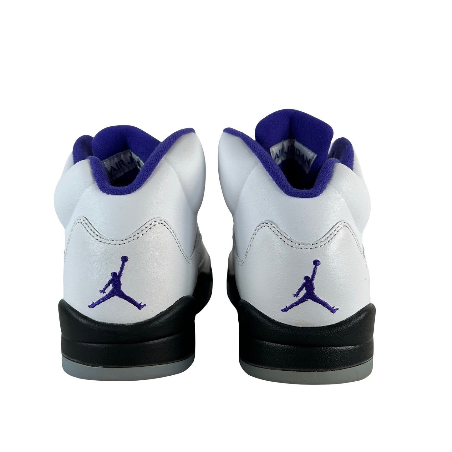 DD0587 141 Jordan 5 Retro Oscuro Concordia