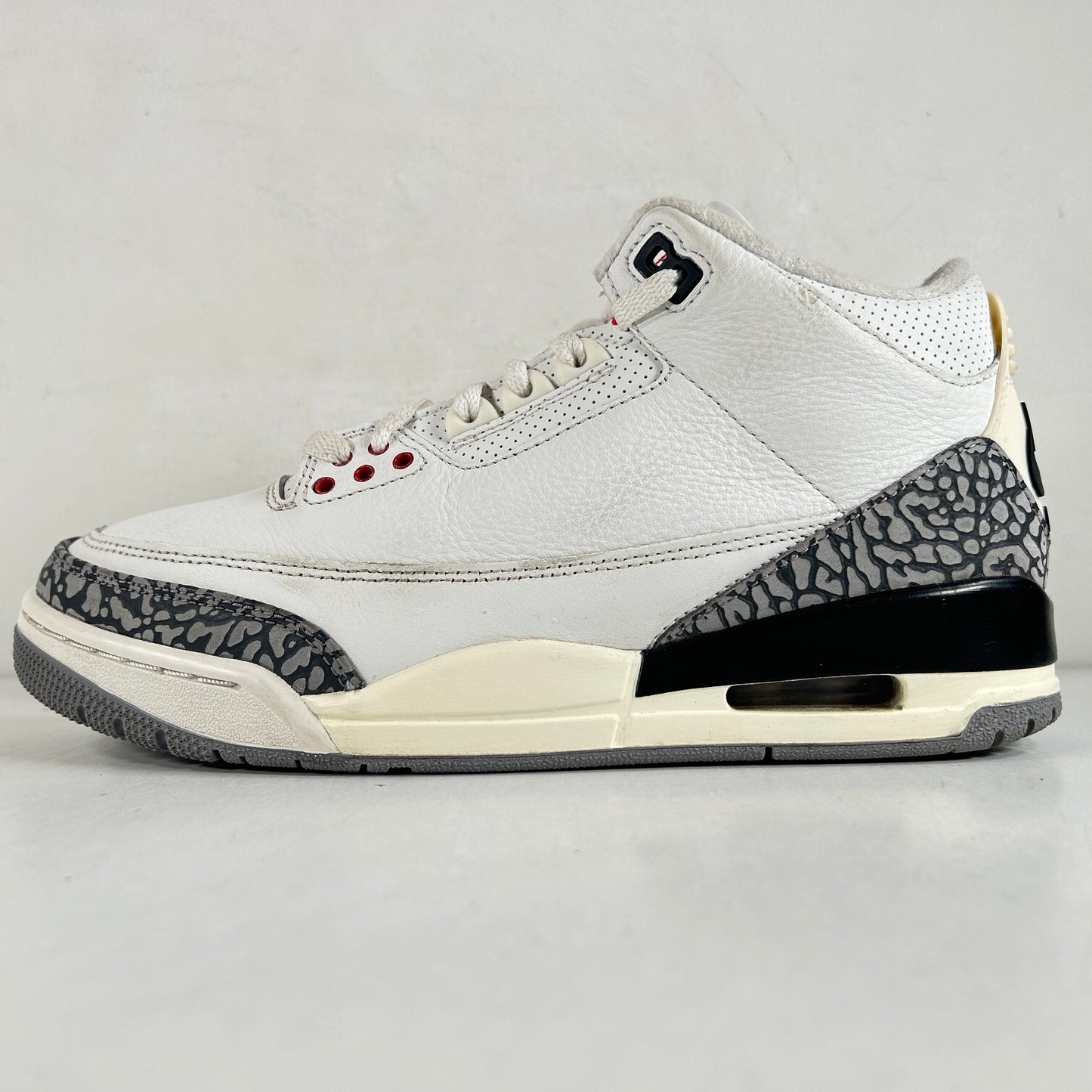 DN3707 100 Jordan 3 Retro White Cement Reimagined [USED] - 8.5 M (Used5)