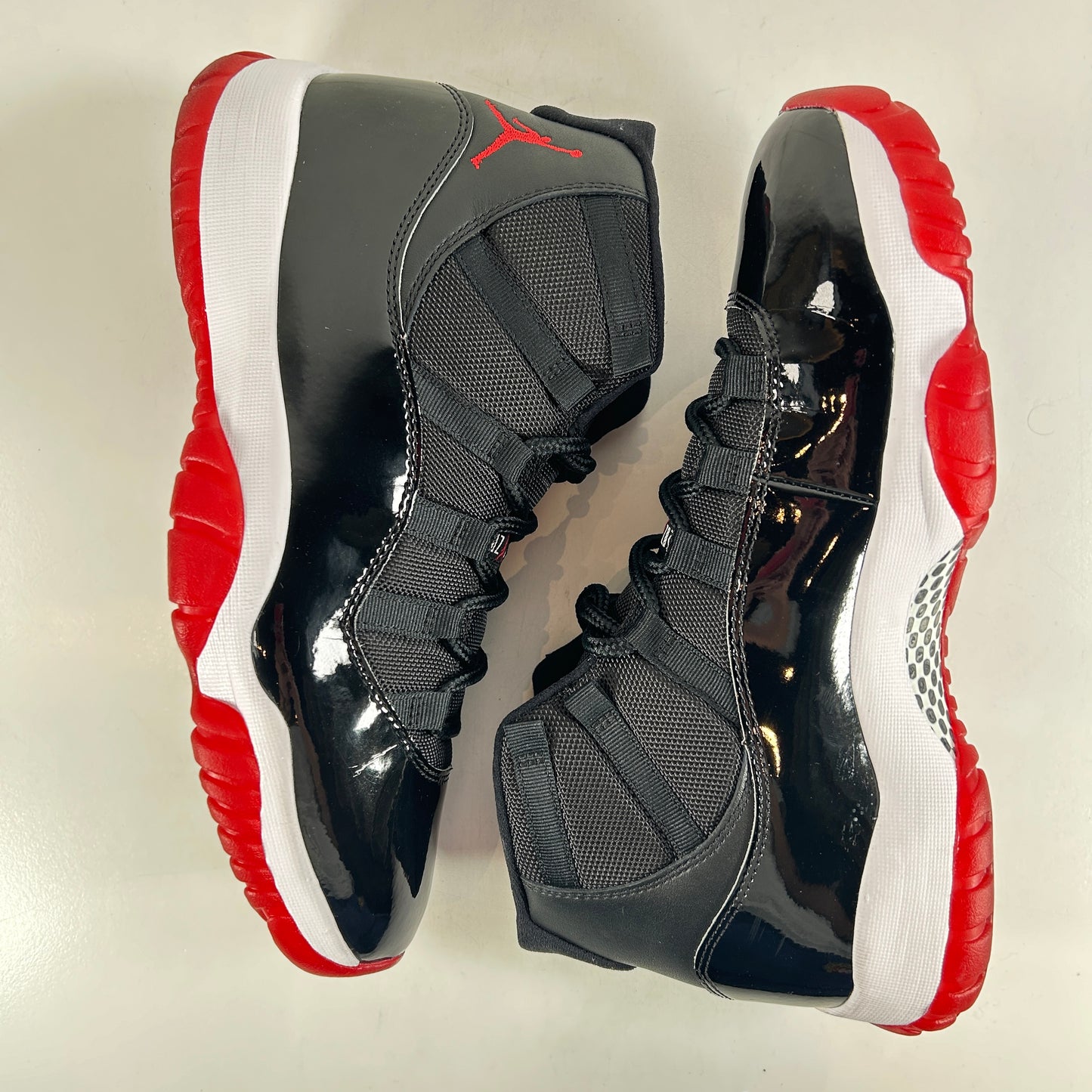 378037 061 Jordan 11 Retro Playoffs Bred (2019) [USED] - 10.5 M (VNDS)