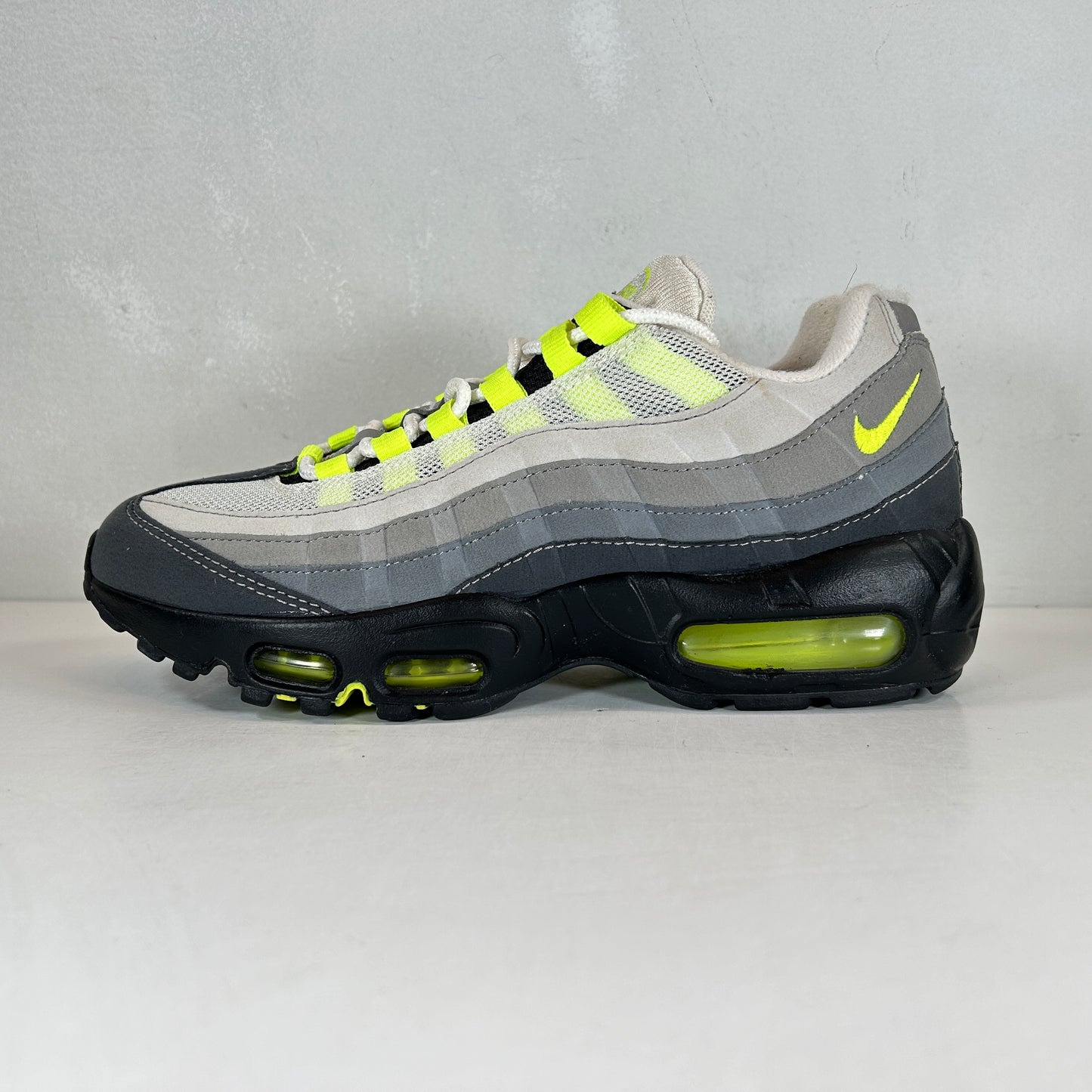 307960 002 Nike Air Max 95 OG Neon (2015) (Women's) [USED] - 8 W (Used) (Replace Box)