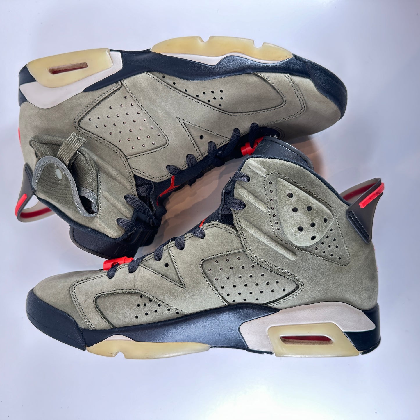CN1084 200 Jordan 6 Retro Travis Scott [USED] - 10 M (Used)