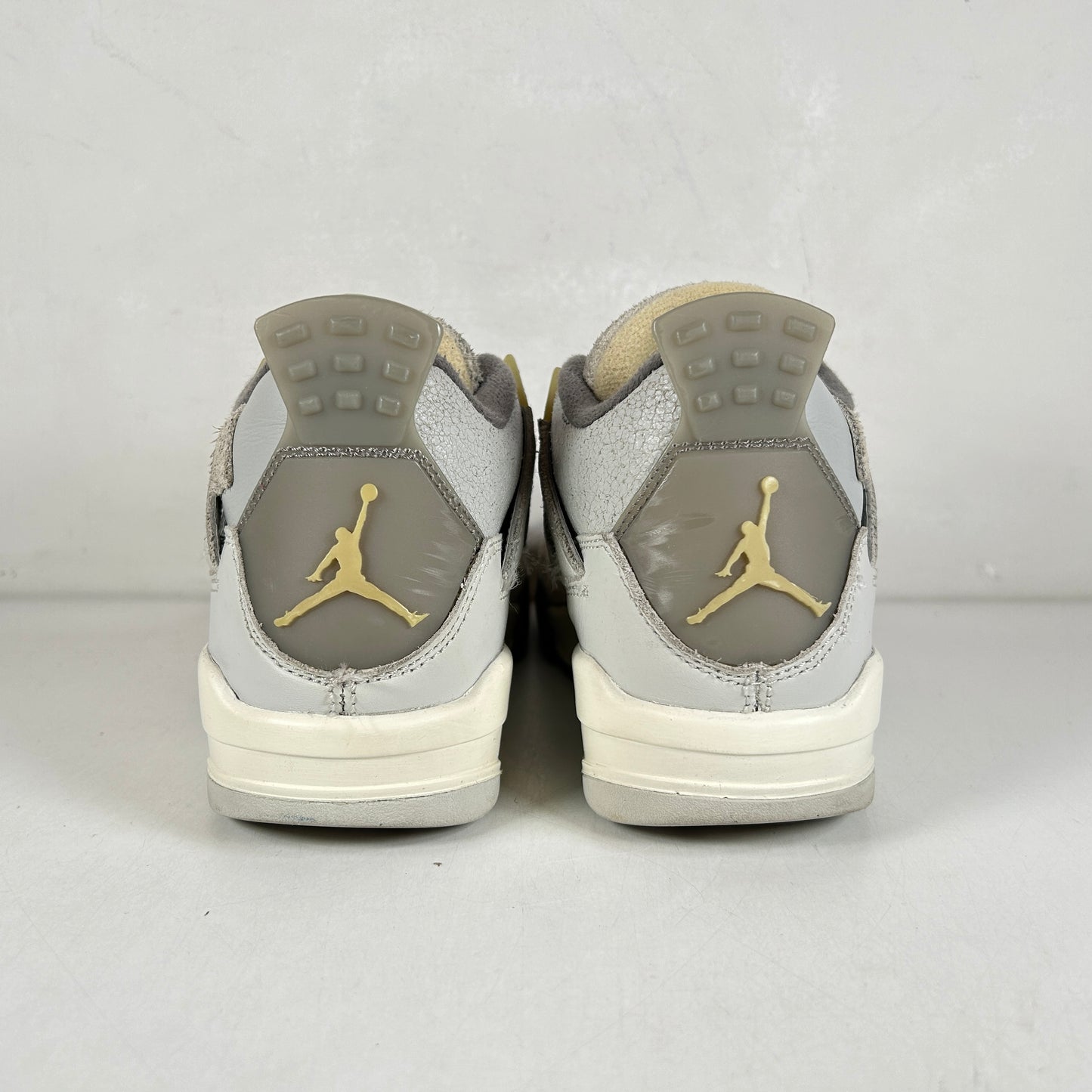 DV2262 021 Jordan 4 Retro SE Craft Photon Dust (GS) [USED] - 4 Y (Used)