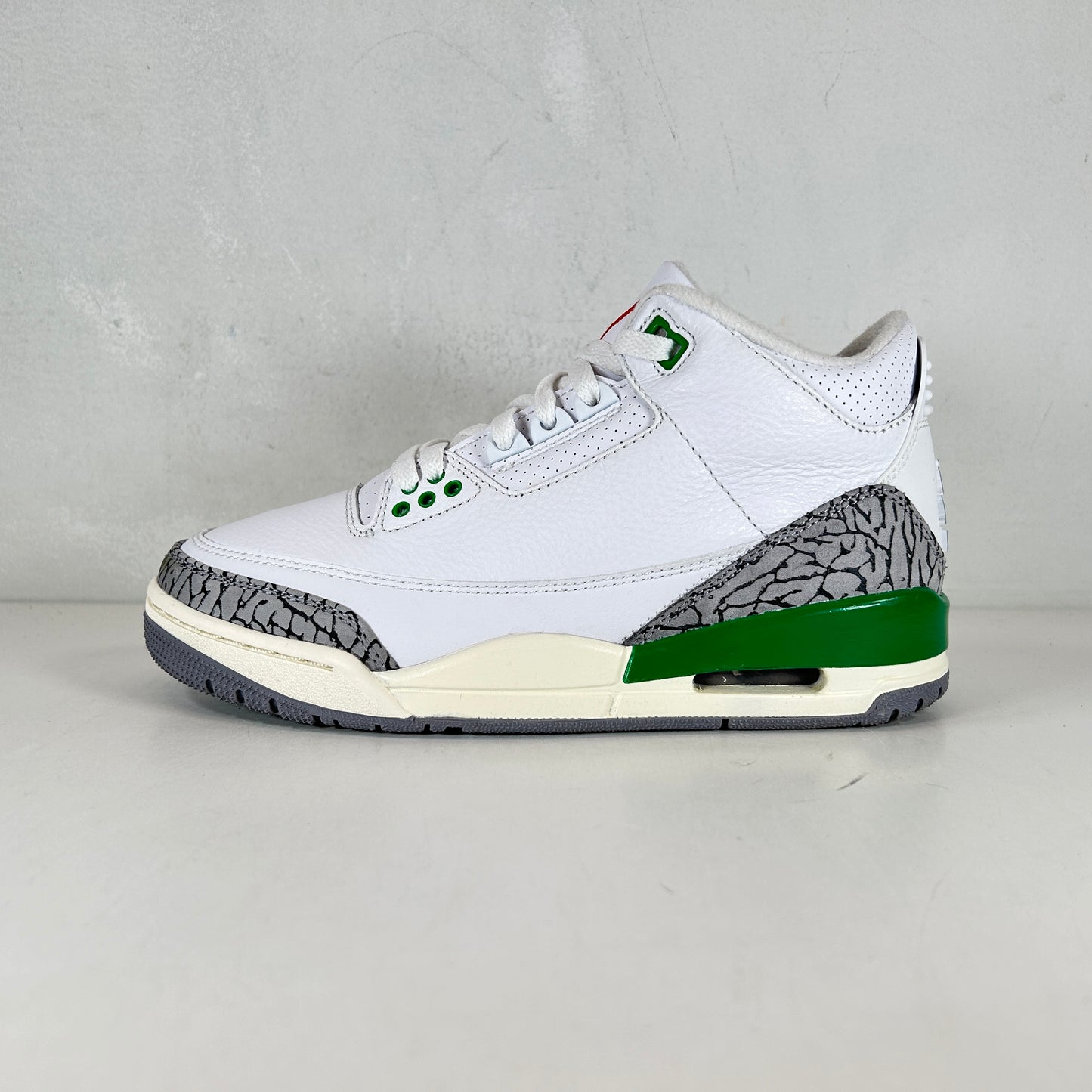 CK9246 136 Jordan 3 Retro Lucky Green (W) [USED] - 5.5 W (Used)